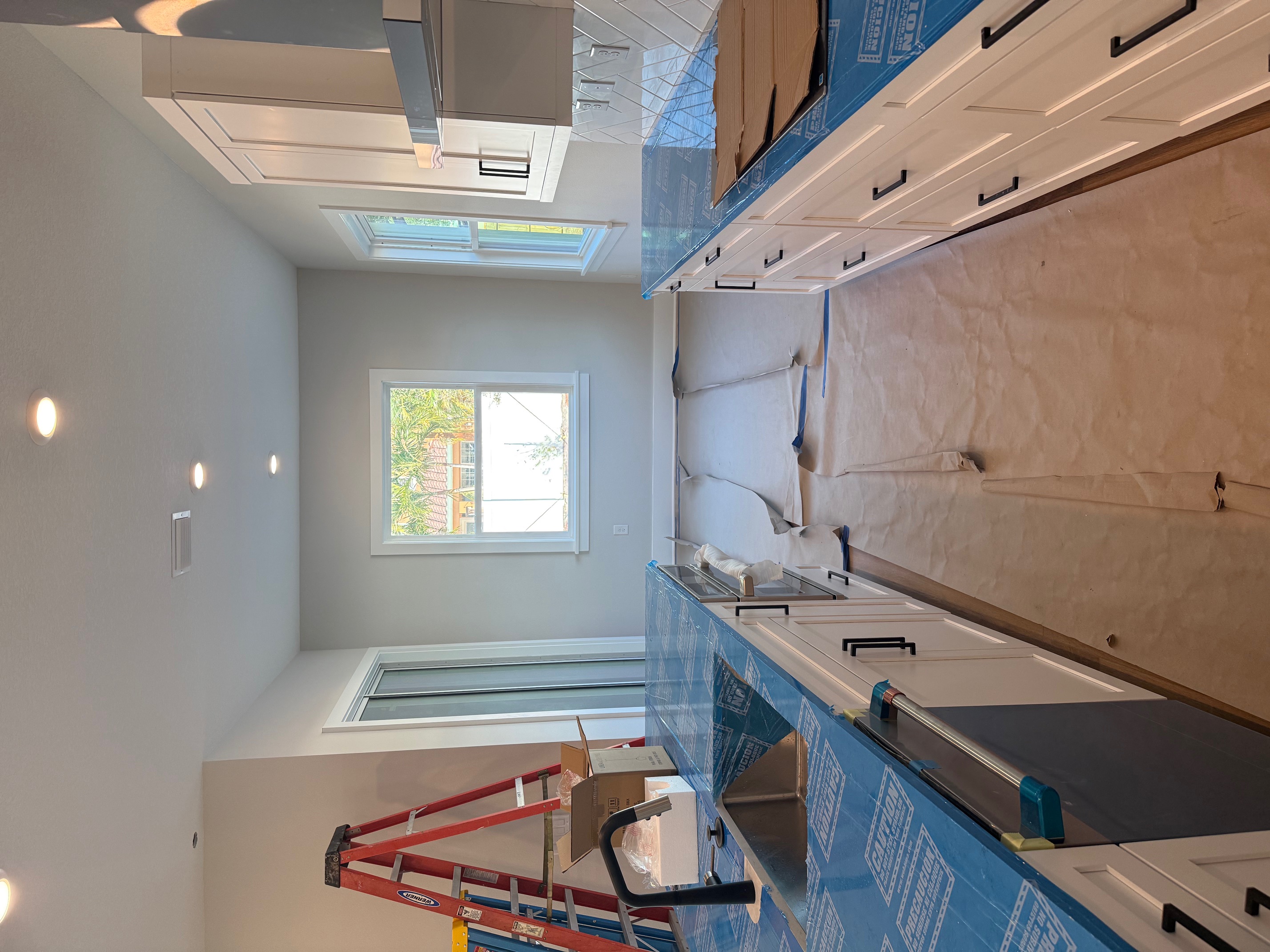 Tampa, Florida, 33611, United States, 5 Bedrooms Bedrooms, ,4 BathroomsBathrooms,Residential,For Sale,1992381