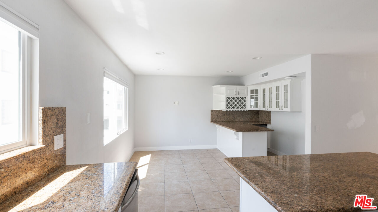 Pacific Palisades, California, 90272, United States, 2 Bedrooms Bedrooms, ,3 BathroomsBathrooms,Residential,For Sale,1950825