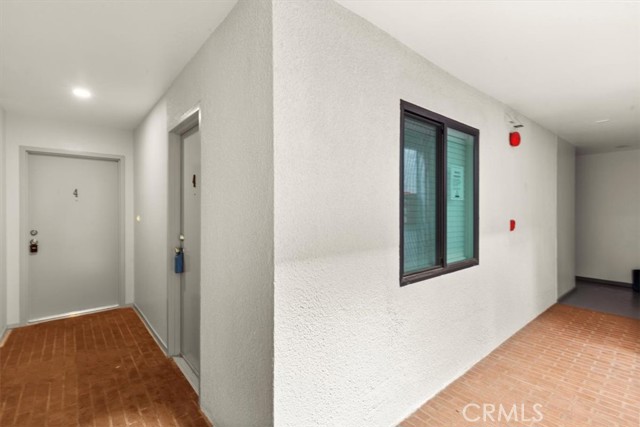 West Hollywood, California, 90046, United States, 2 Bedrooms Bedrooms, ,2 BathroomsBathrooms,Residential,For Sale,1992442