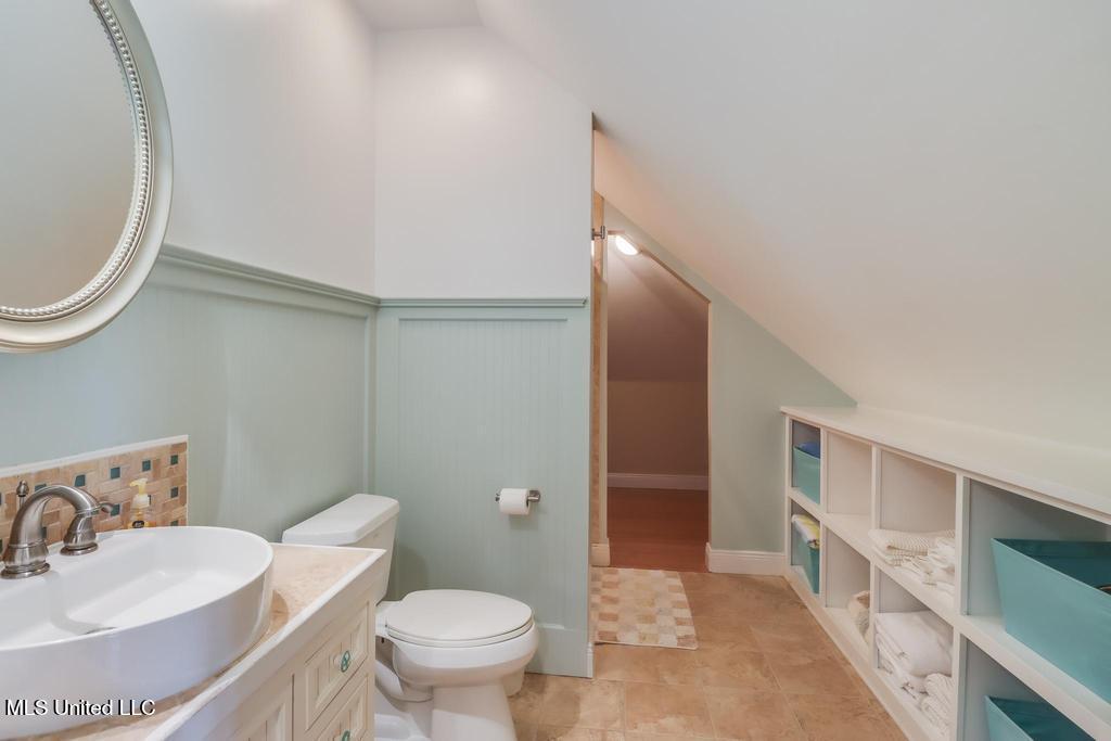 Gulfport, Mississippi, 39507, United States, 4 Bedrooms Bedrooms, ,3 BathroomsBathrooms,Residential,For Sale,1903526