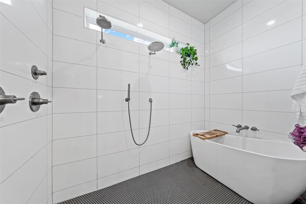 353 Willow Moon Ranch Road, Crawford, Texas, 76638, United States, 6 Bedrooms Bedrooms, ,3 BathroomsBathrooms,Residential,For Sale,353 Willow Moon Ranch Road,1673440