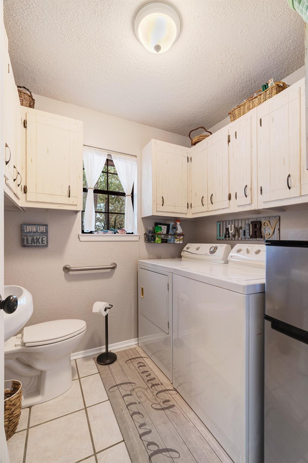 Powderly, Texas, 75473, United States, 3 Bedrooms Bedrooms, ,3 BathroomsBathrooms,Residential,For Sale,1976558