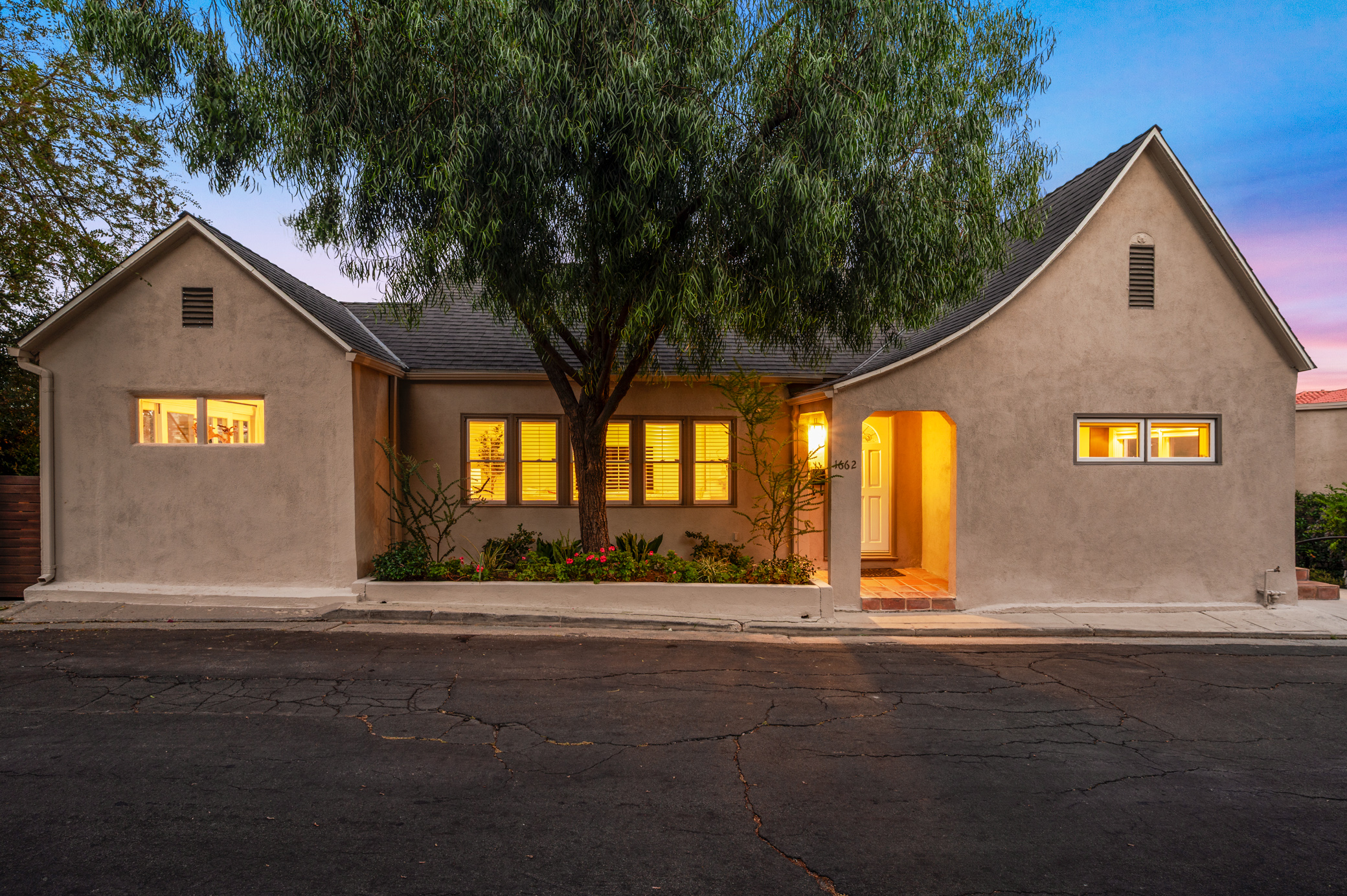  1662 Rotary Drive, Los Angeles, CA 90026 - 物件實景