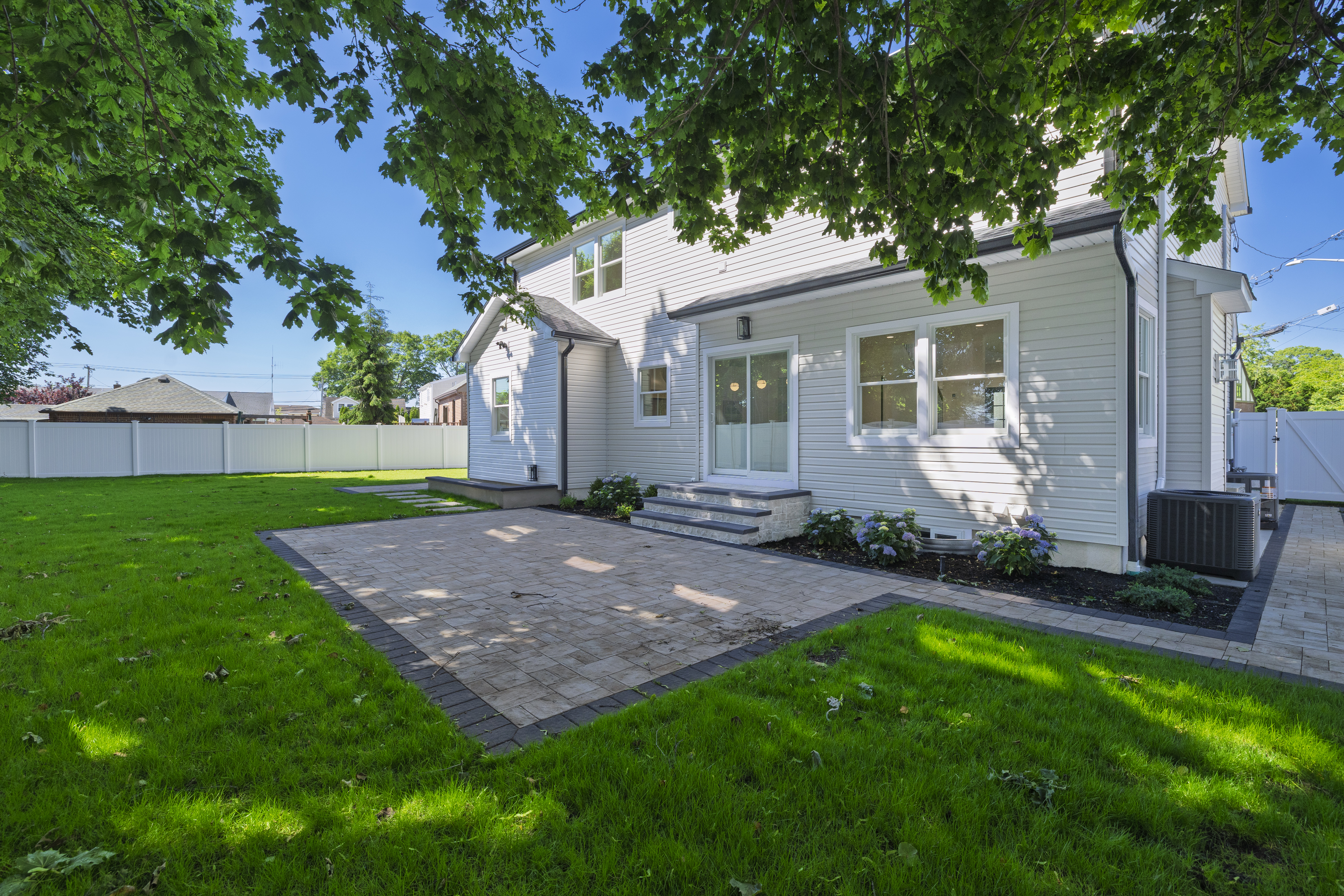 8 Van Cott Place, North Bellmore, NY, 11710 - 物件實景