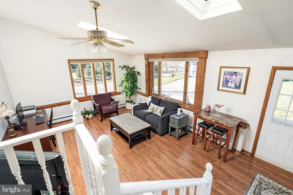 Allentown, New Jersey, 08501, United States, 4 Bedrooms Bedrooms, ,3 BathroomsBathrooms,Residential,For Sale,1998069