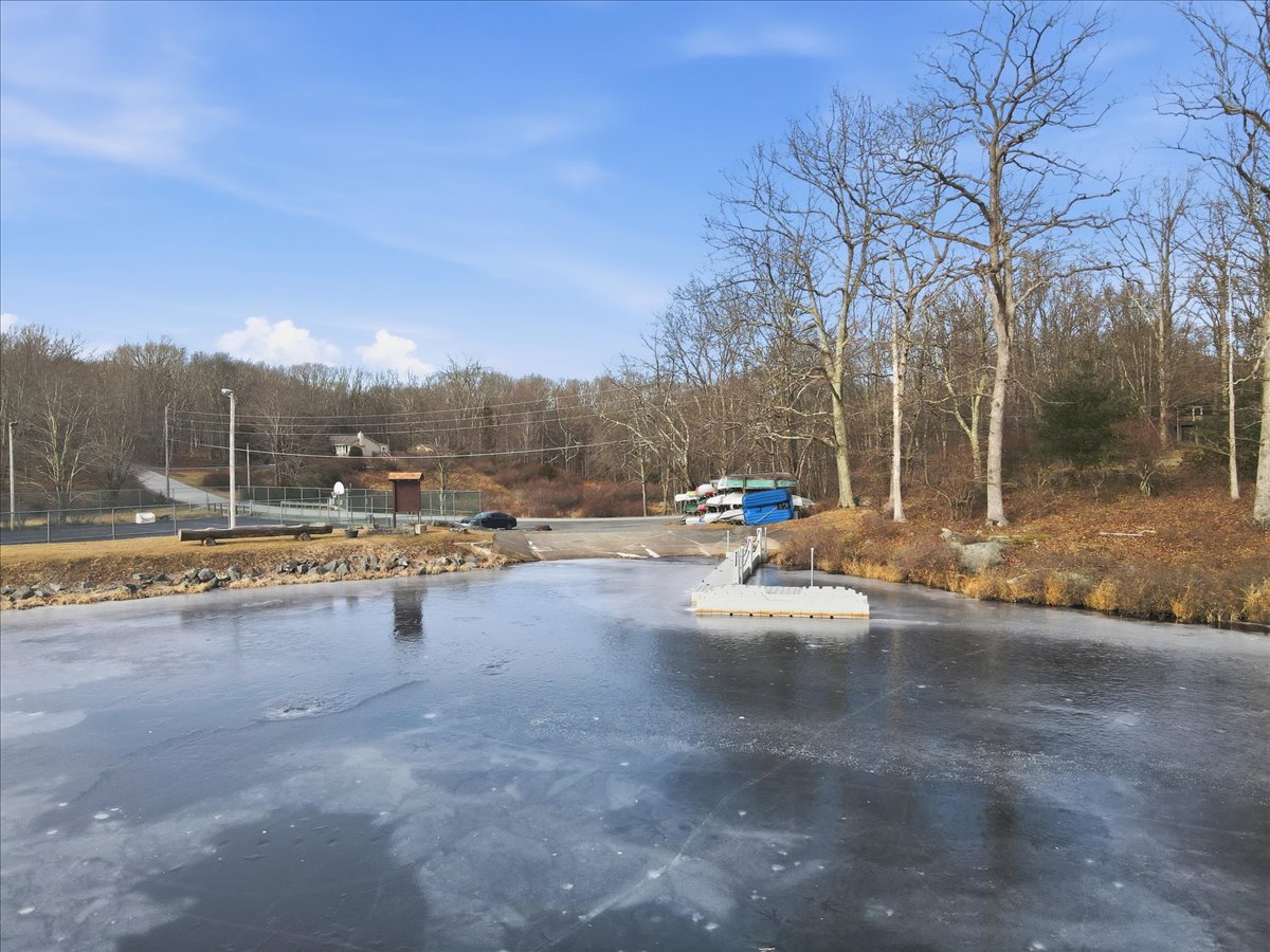 Milford, Pennsylvania, 18337, United States, 4 Bedrooms Bedrooms, ,3 BathroomsBathrooms,Residential,For Sale,2013781