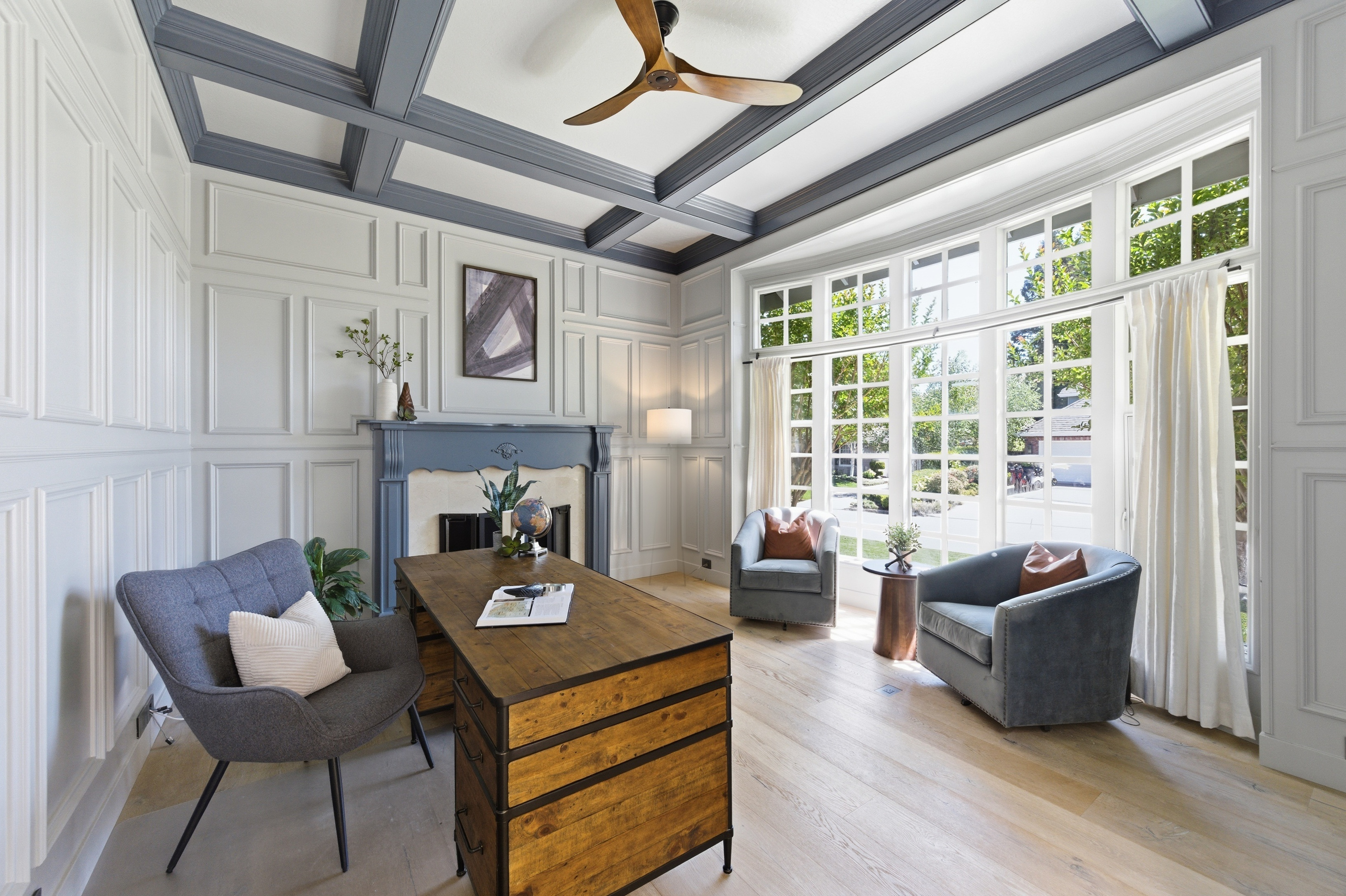  Timeless Transitional Estate with Resort-Style Backyard - 物件實景