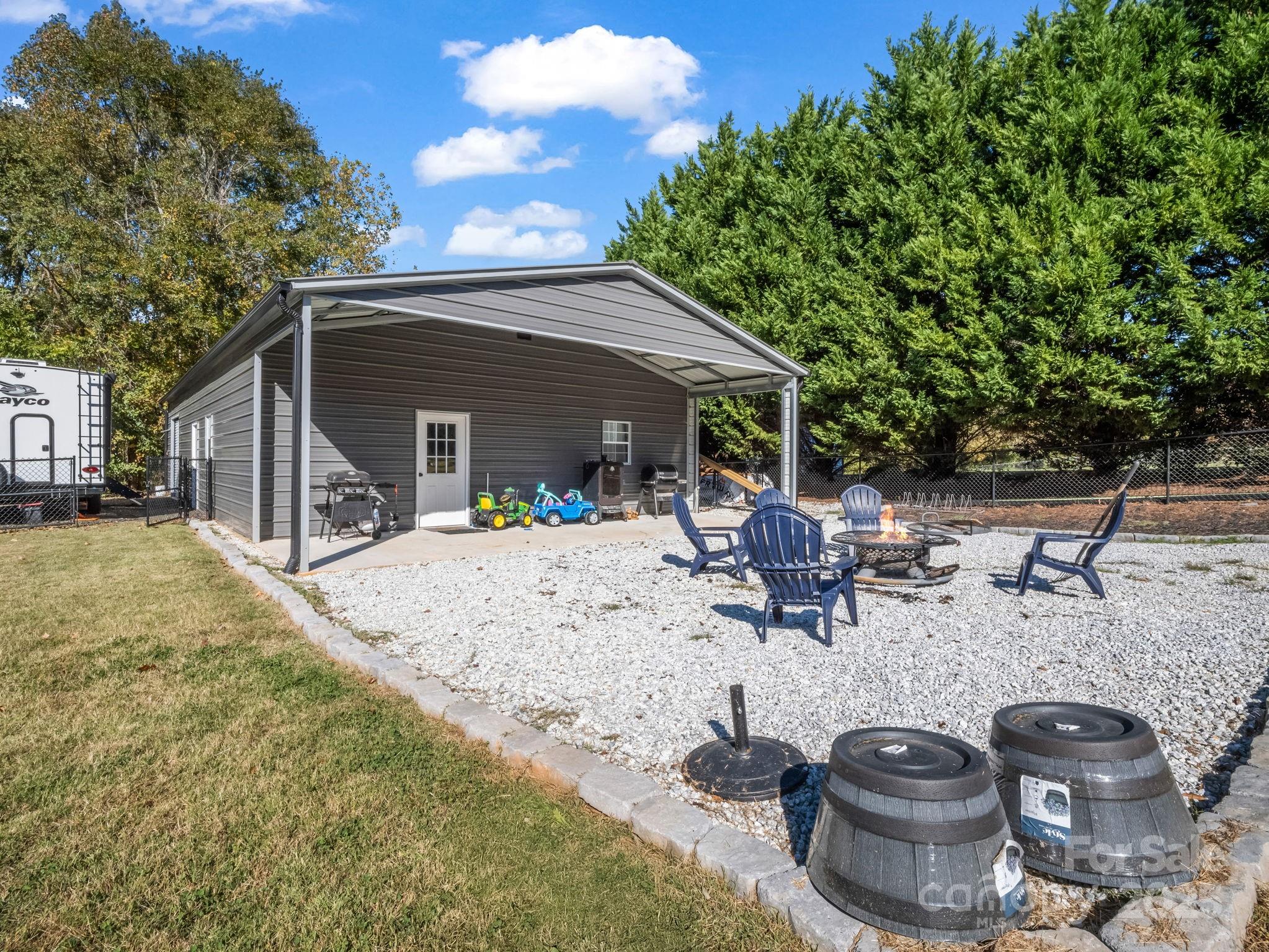 Shelby, North Carolina, 28152, United States, 3 Bedrooms Bedrooms, ,2 BathroomsBathrooms,Residential,For Sale,1969523
