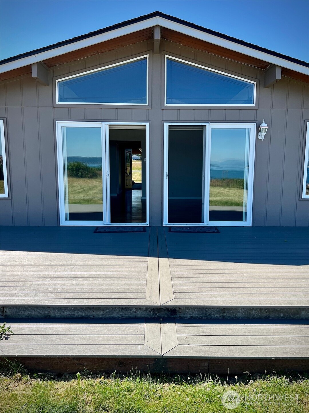 Oak Harbor, Washington, 98277, United States, 3 Bedrooms Bedrooms, ,1 BathroomBathrooms,Residential,For Sale,1983313