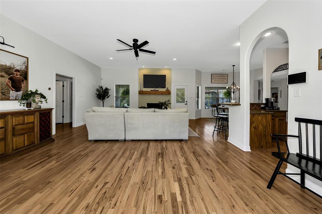 Paradise, Texas, 76073, United States, 3 Bedrooms Bedrooms, ,2 BathroomsBathrooms,Residential,For Sale,1936872
