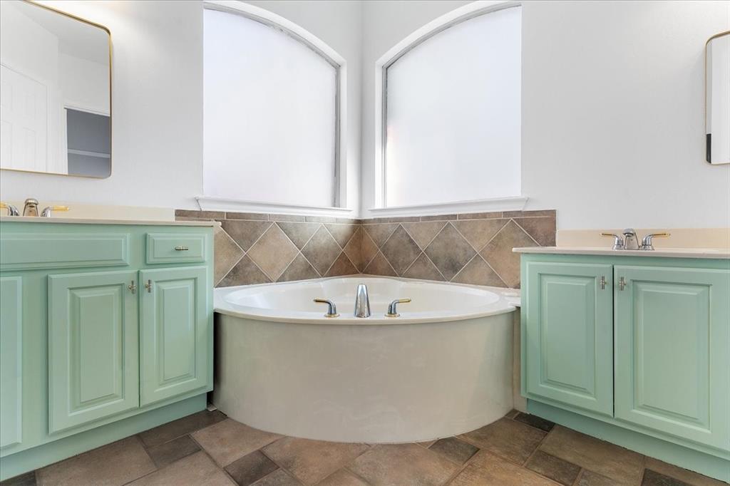 Rowlett, Texas, 75089, United States, 4 Bedrooms Bedrooms, ,4 BathroomsBathrooms,Residential,For Sale,2006168