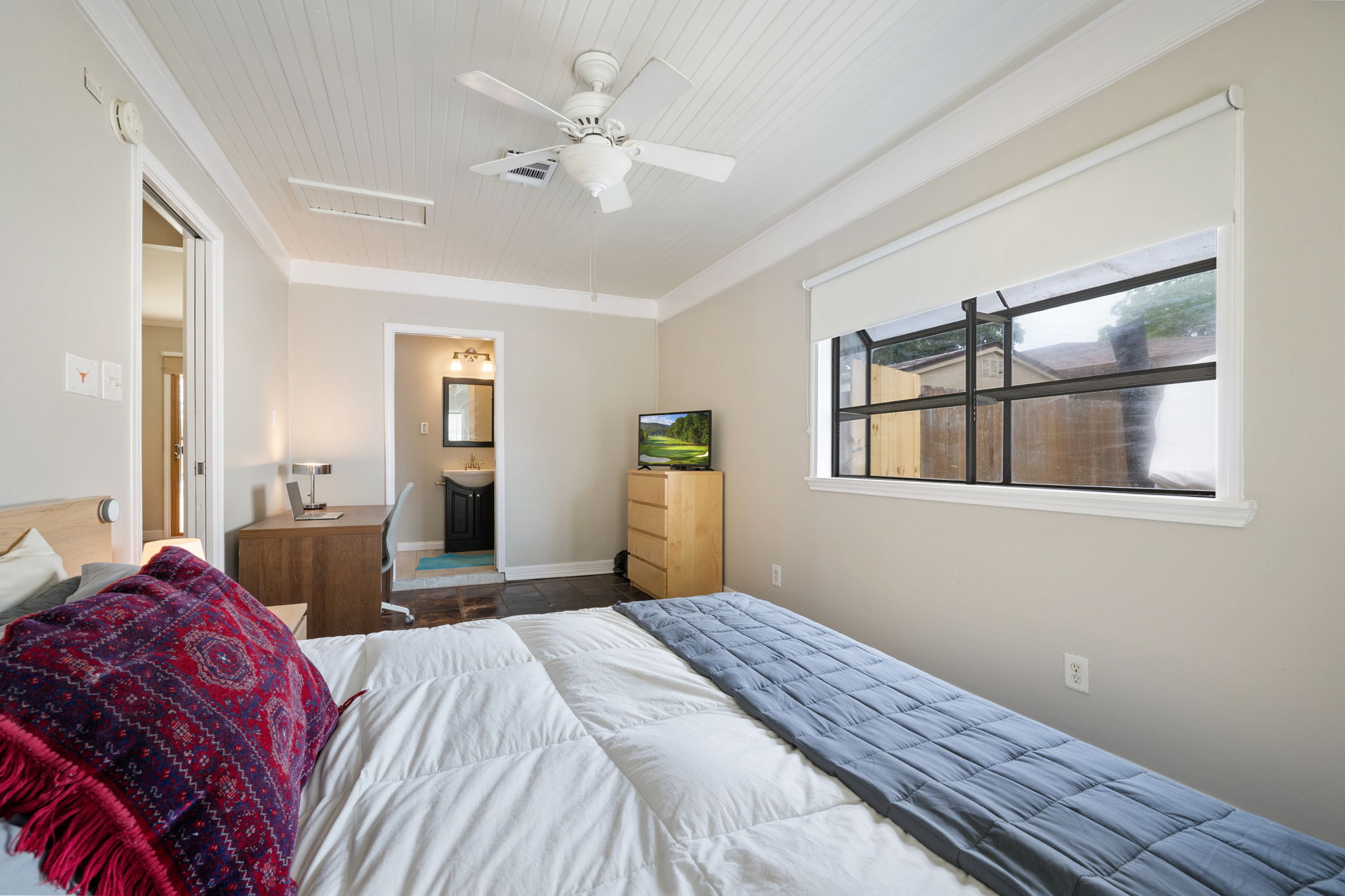  Modern Ranch -Style Living on Corner Lot - 物件實景