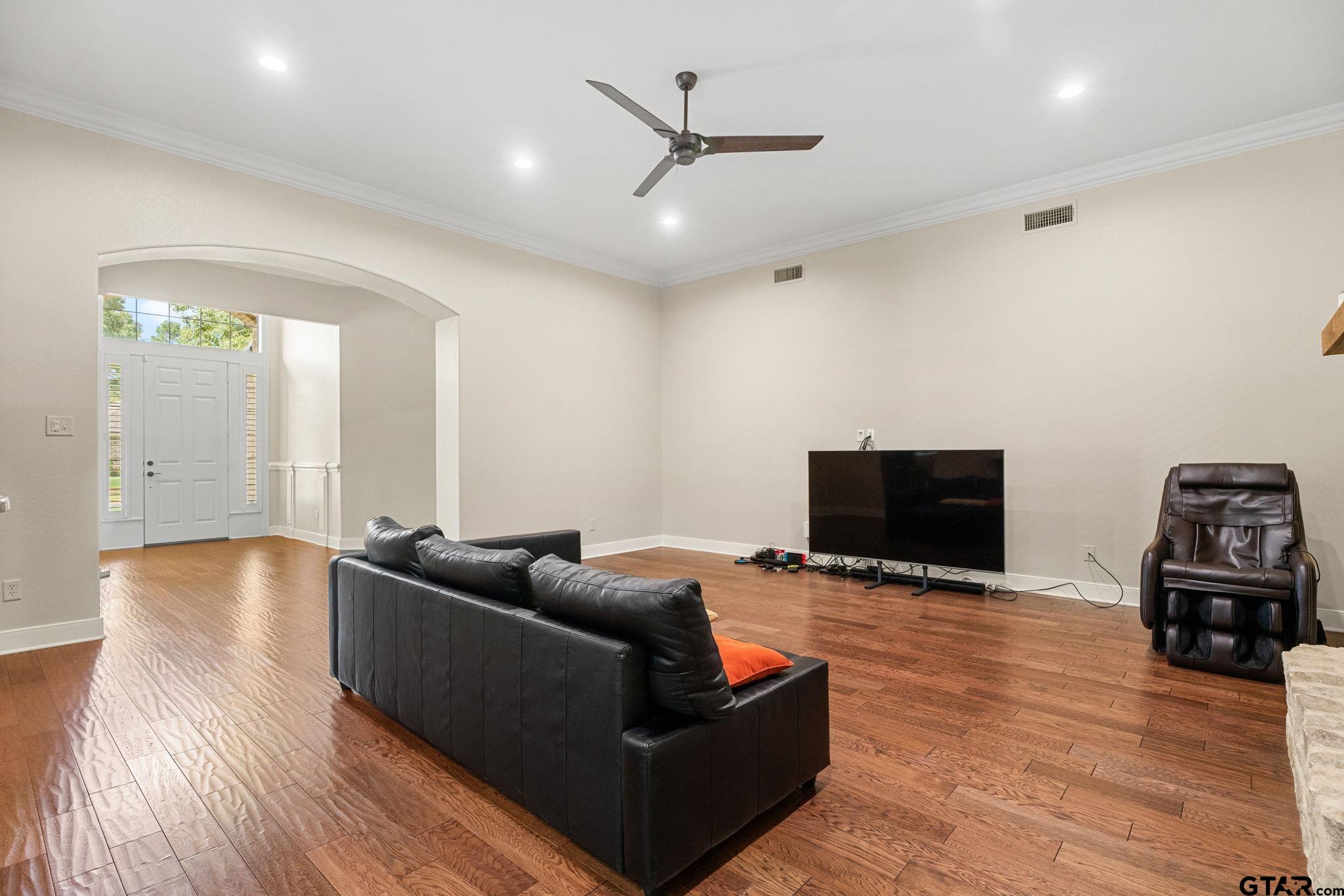 Tyler, Texas, 75703, United States, 4 Bedrooms Bedrooms, ,6 BathroomsBathrooms,Residential,For Sale,1818299