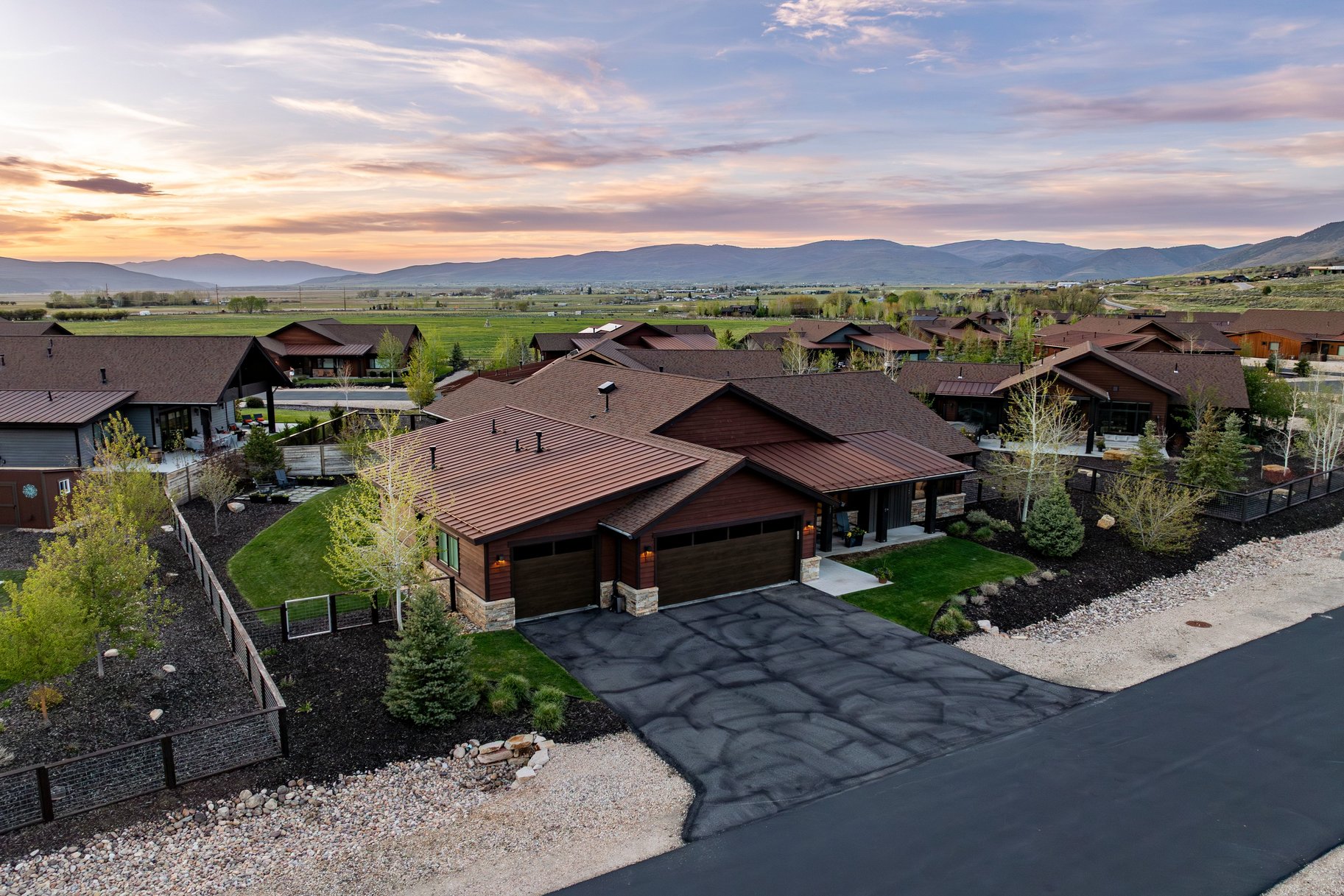  Summit Rambler At High Star Ranch With 3 Car Garage And Expansive Views - 物件實景