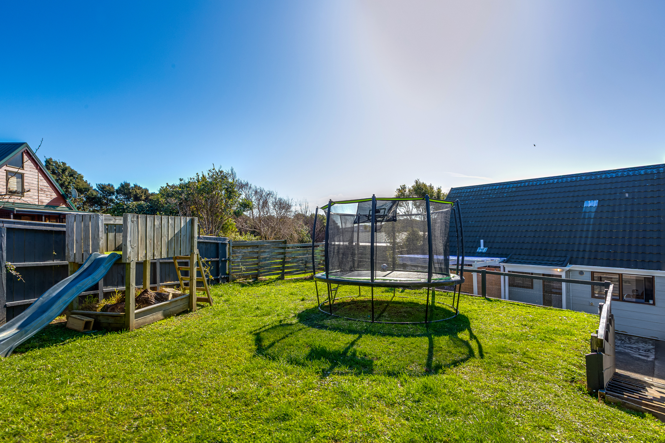  23 James Cook Drive, Whitby - 物件實景