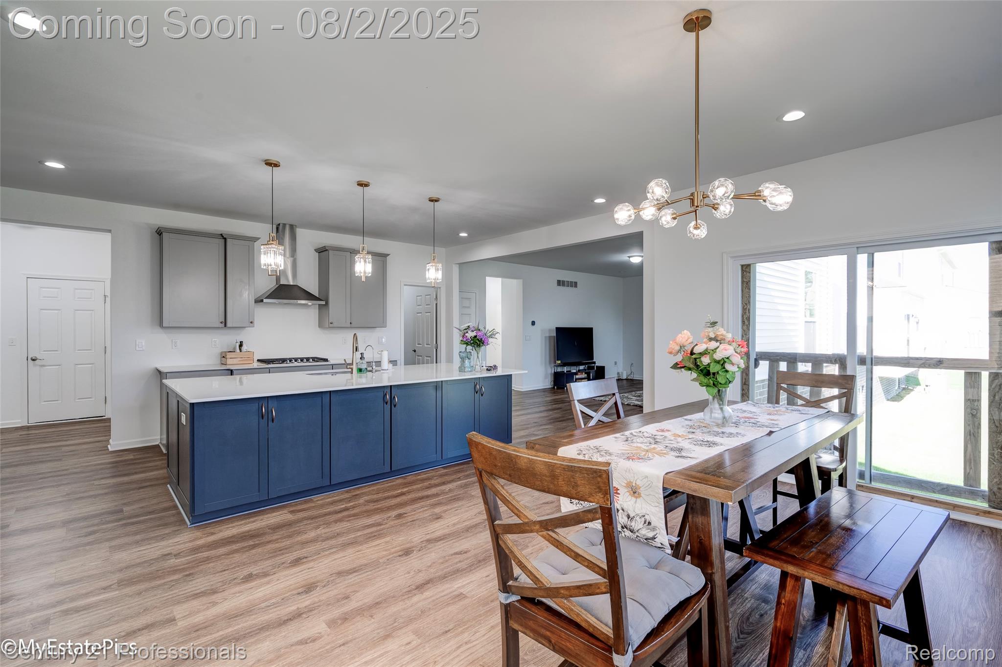 SouthLyon, Michigan, 48178, United States, 4 Bedrooms Bedrooms, ,3 BathroomsBathrooms,Residential,For Sale,1904843