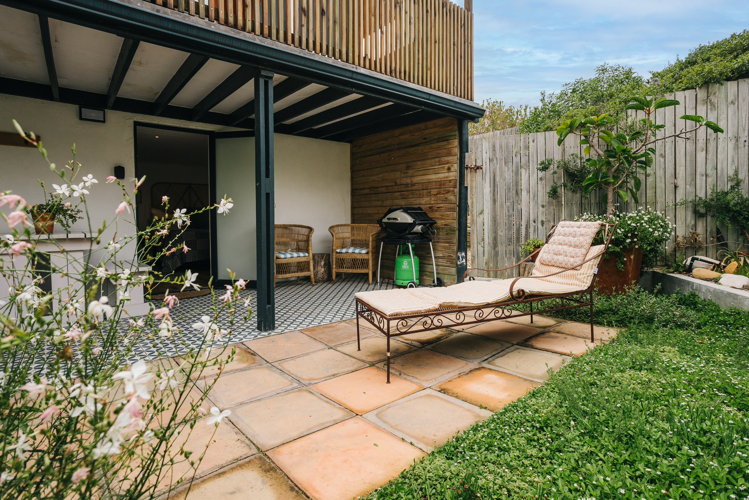  Brick & Mortar Meets Ocean & Artist - 物件實景