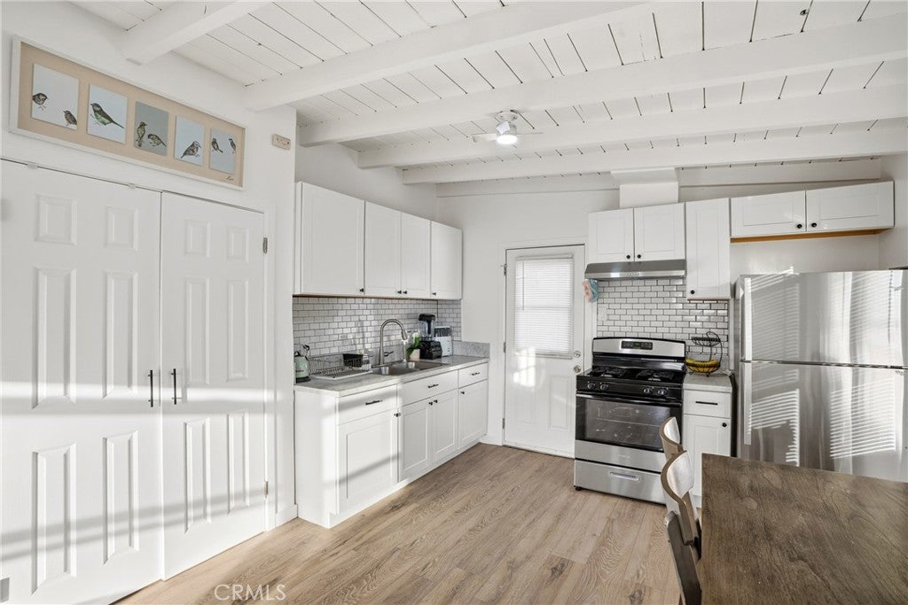 Los Angeles, California, 90063, United States, 2 Bedrooms Bedrooms, ,1 BathroomBathrooms,Residential,For Sale,1990797