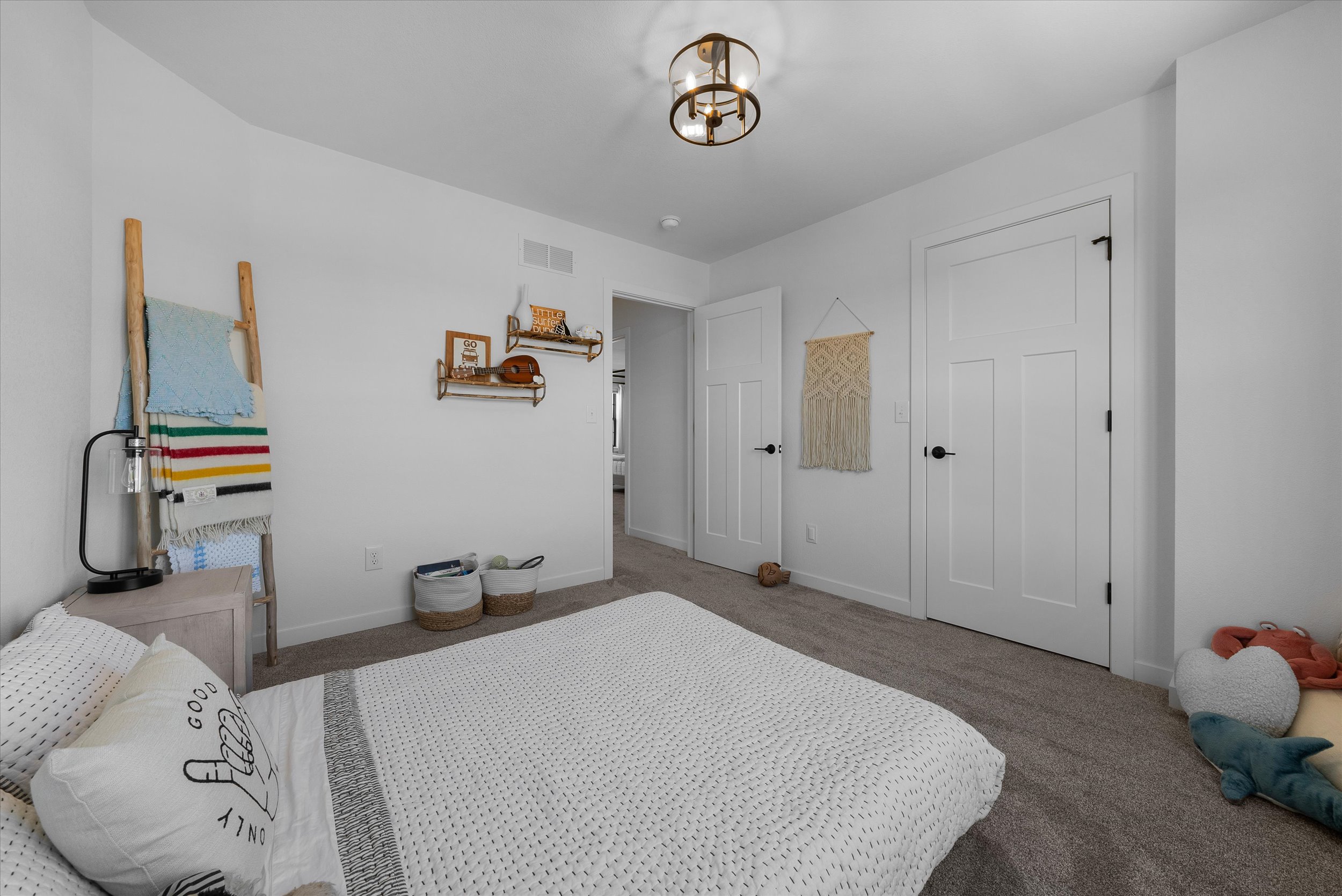 Grafton, Village of, Wisconsin, 53024, United States, 4 Bedrooms Bedrooms, ,3 BathroomsBathrooms,Residential,For Sale,1893404