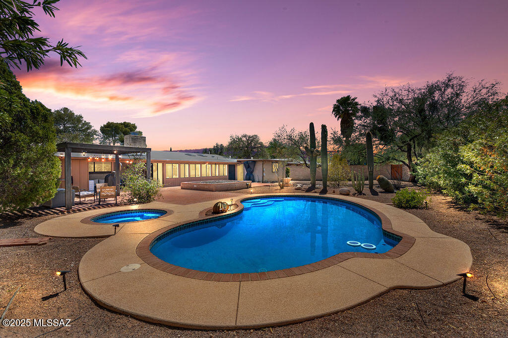 Tucson, Arizona, 85750, United States, 4 Bedrooms Bedrooms, ,3 BathroomsBathrooms,Residential,For Sale,1818132