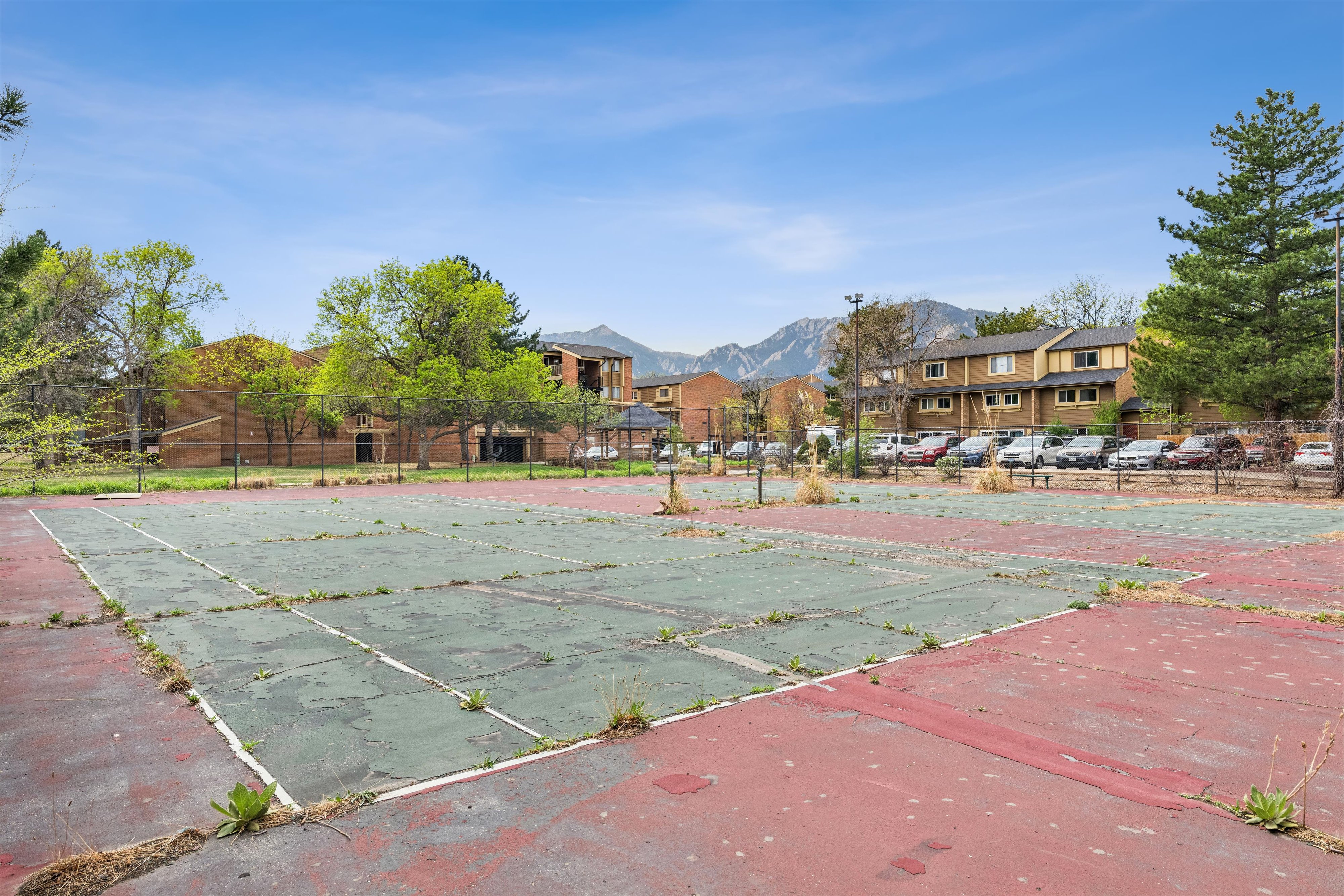  Tastefully Remodeled 3-Bedroom Condo Just Steps from CU Boulder - 物件實景