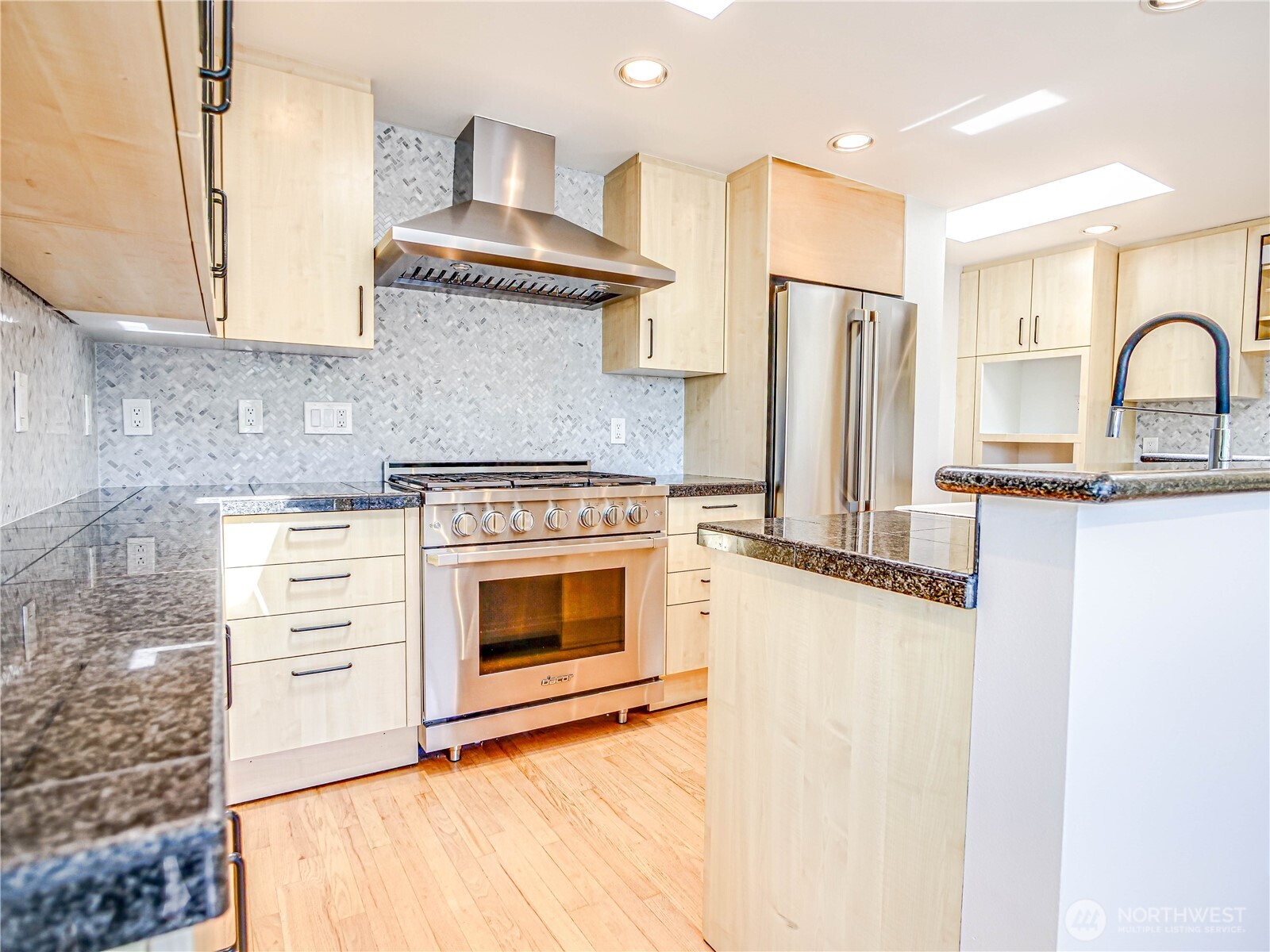 Seattle, Washington, 98116, United States, 3 Bedrooms Bedrooms, ,2 BathroomsBathrooms,Residential,For Sale,1977530