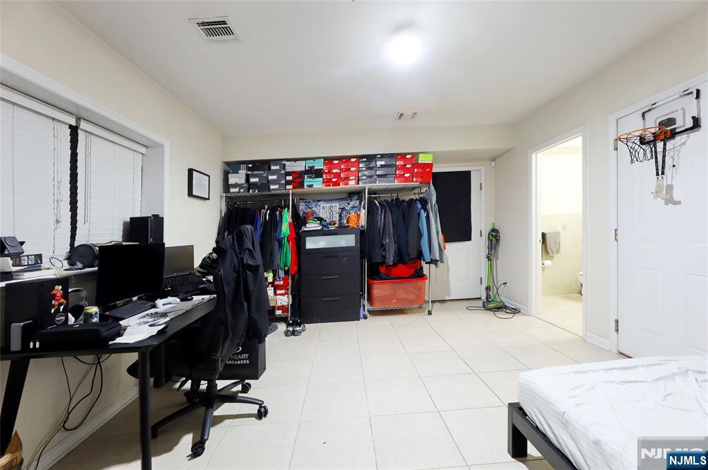 Harrison, New Jersey, 07029, United States, 5 Bedrooms Bedrooms, ,5 BathroomsBathrooms,Residential,For Sale,1985698