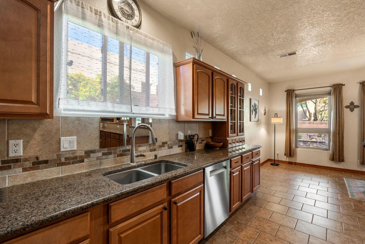 Albuquerque, New Mexico, 87114, United States, 3 Bedrooms Bedrooms, ,3 BathroomsBathrooms,Residential,For Sale,1996892