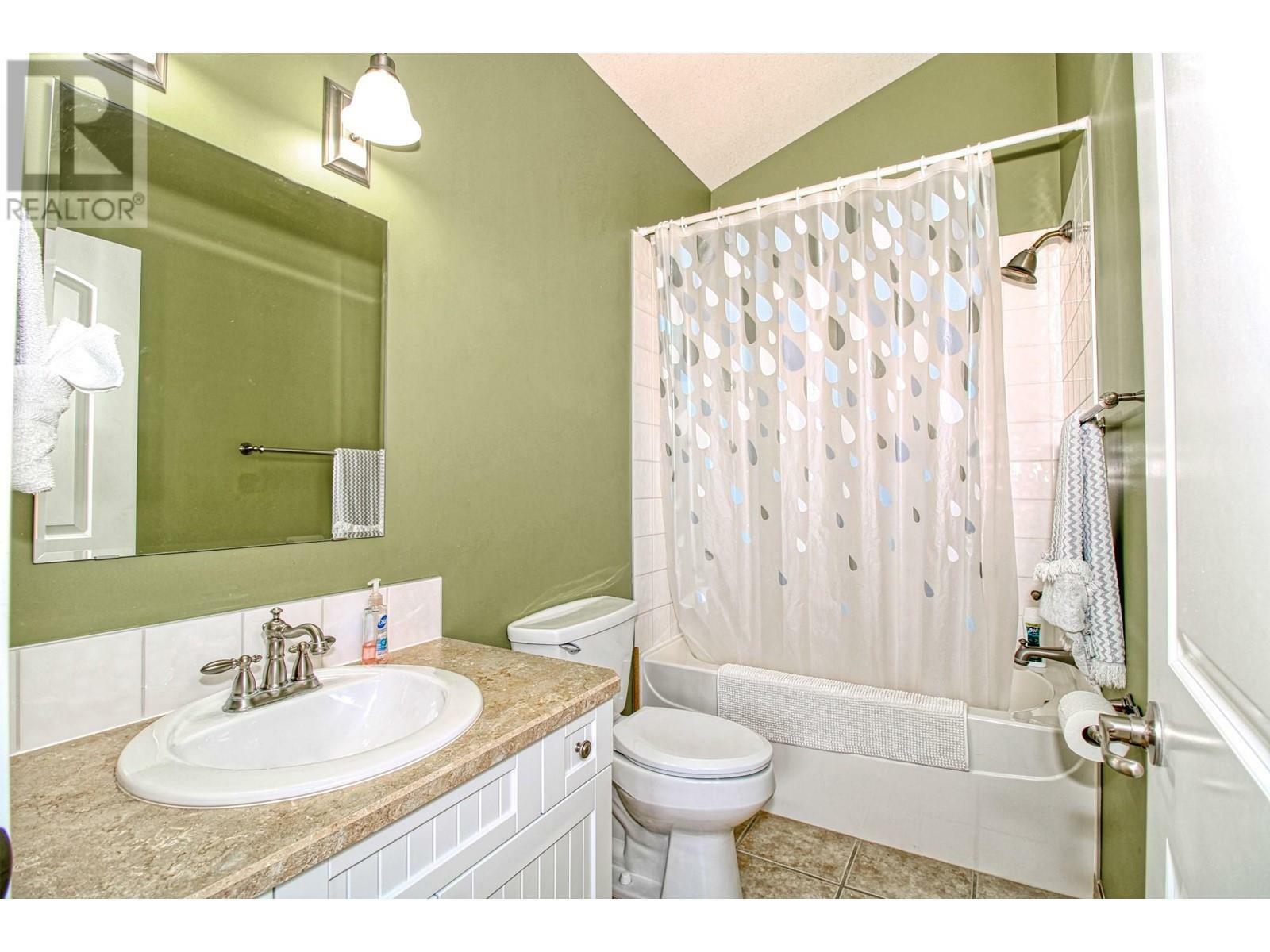 KELOWNA, British Columbia, V1Z 3R8, CA, 3 Bedrooms Bedrooms, ,2 BathroomsBathrooms,Residential,For Sale,1837259