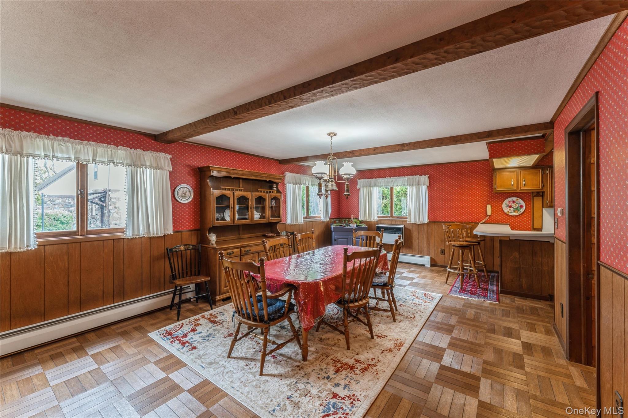 Williston Park, New York, 11596, United States, 3 Bedrooms Bedrooms, ,2 BathroomsBathrooms,Residential,For Sale,1960475