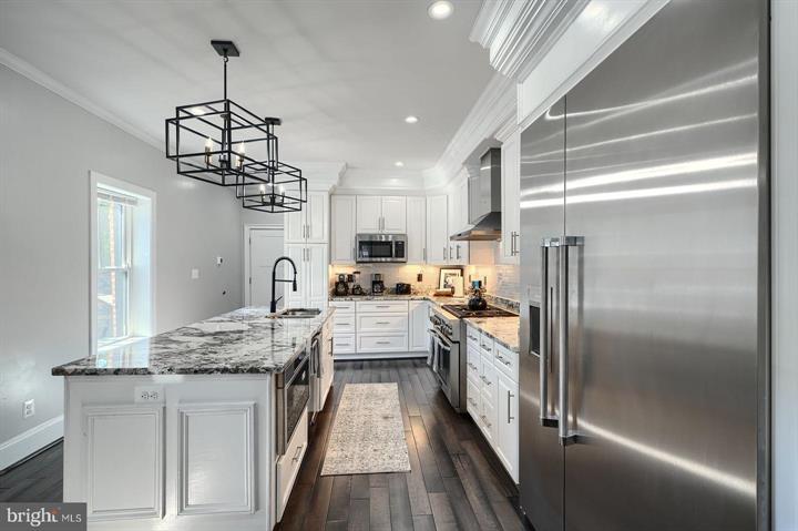 Baltimore, Maryland, 21230, United States, 5 Bedrooms Bedrooms, ,7 BathroomsBathrooms,Residential,For Sale,1920297