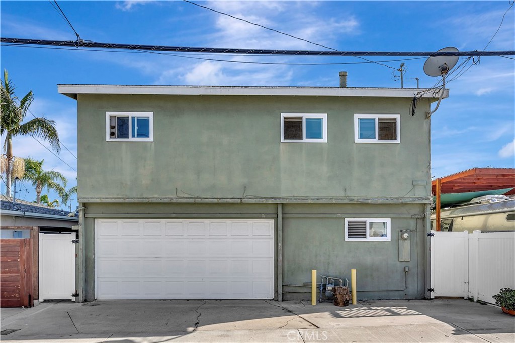 Seal Beach, California, 90740, United States, 4 Bedrooms Bedrooms, ,2 BathroomsBathrooms,Residential,For Sale,2001777