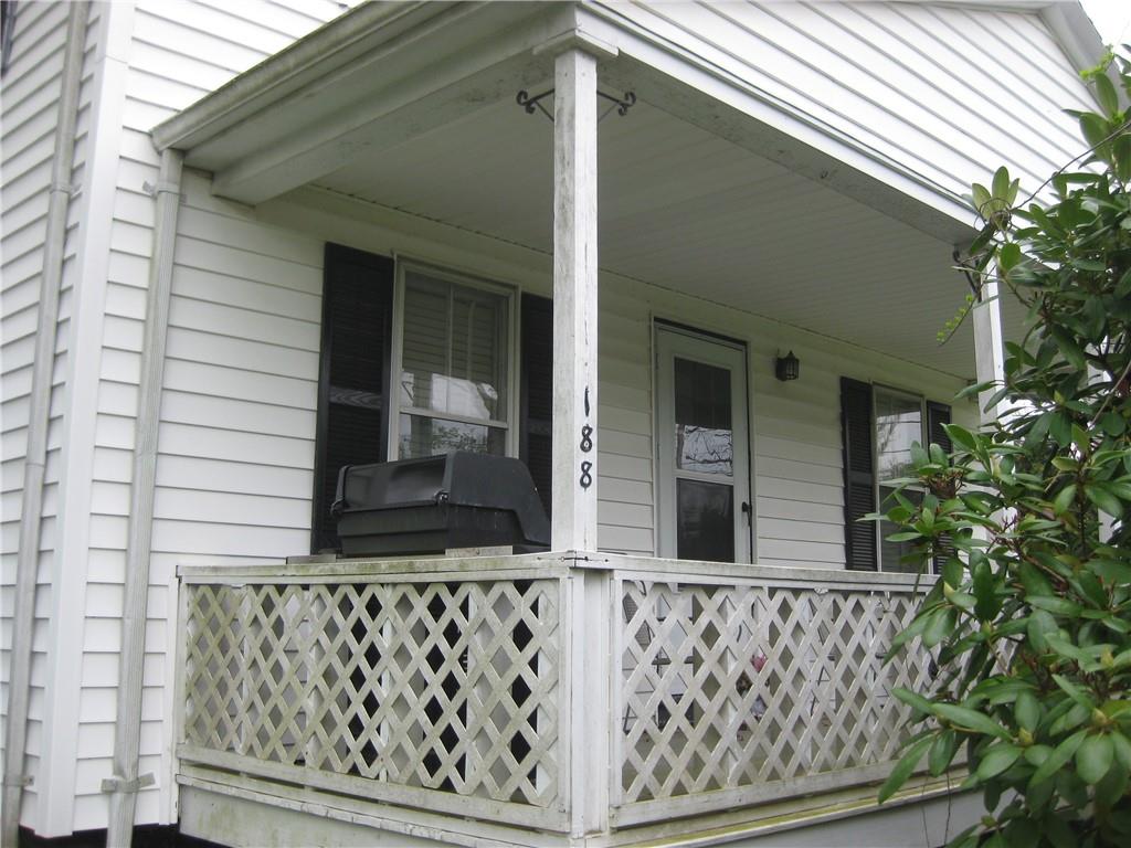 Middletown, Rhode Island, 02842, United States, 4 Bedrooms Bedrooms, ,2 BathroomsBathrooms,Residential,For Sale,1984430