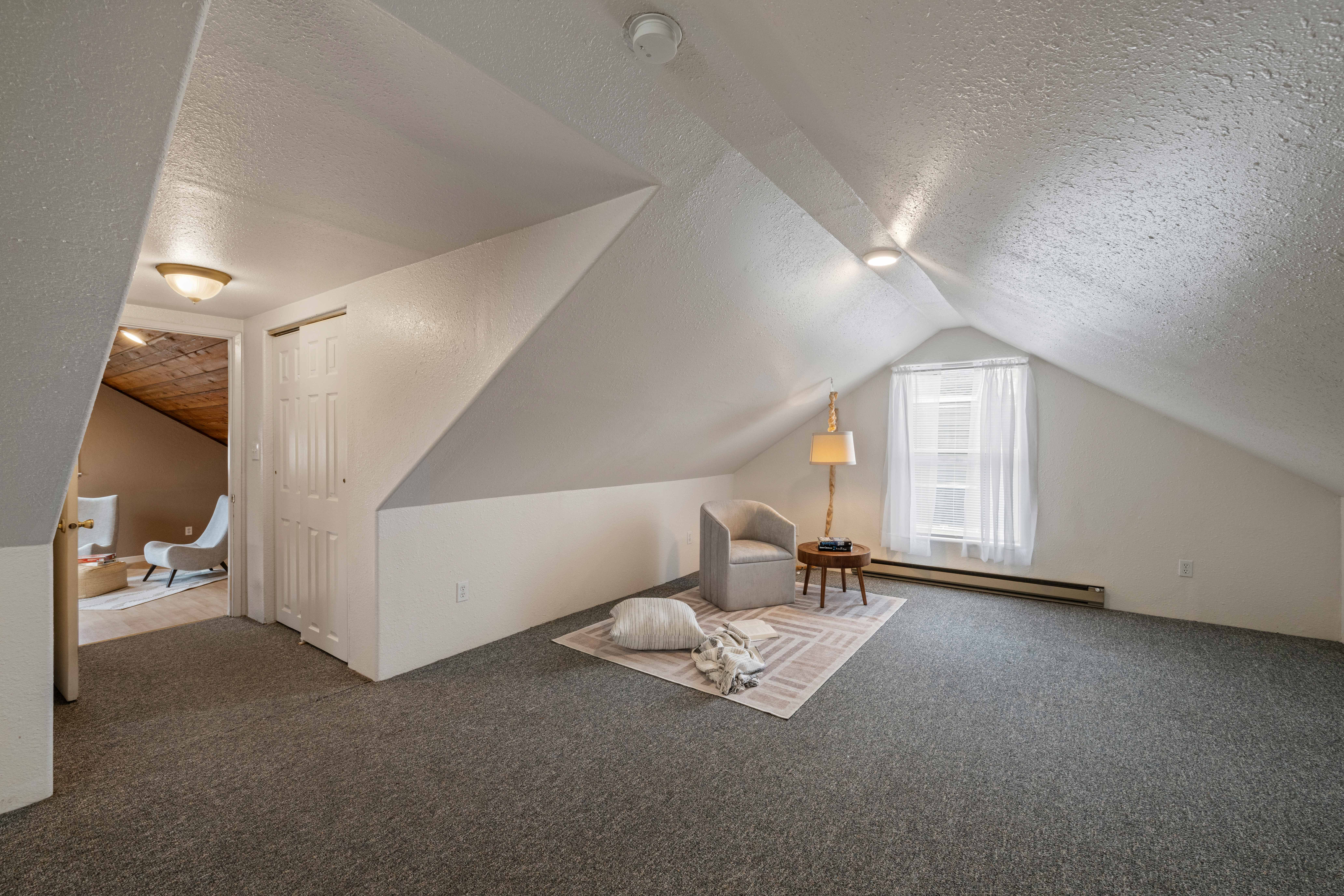  Turn Key Charm with Primary Suite and Loft - 物件實景