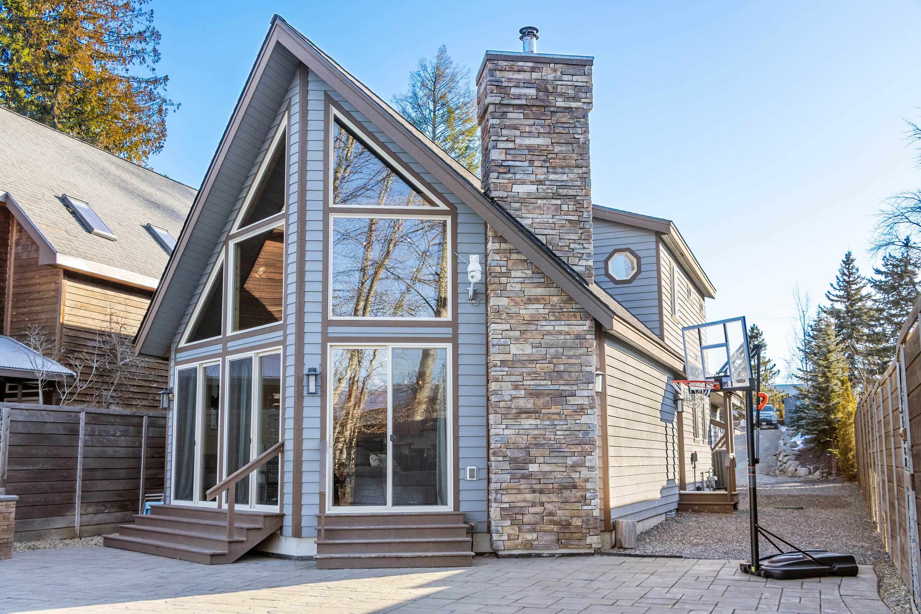 Sagle, Idaho, 83860, United States, 4 Bedrooms Bedrooms, ,2 BathroomsBathrooms,Residential,For Sale,2013773