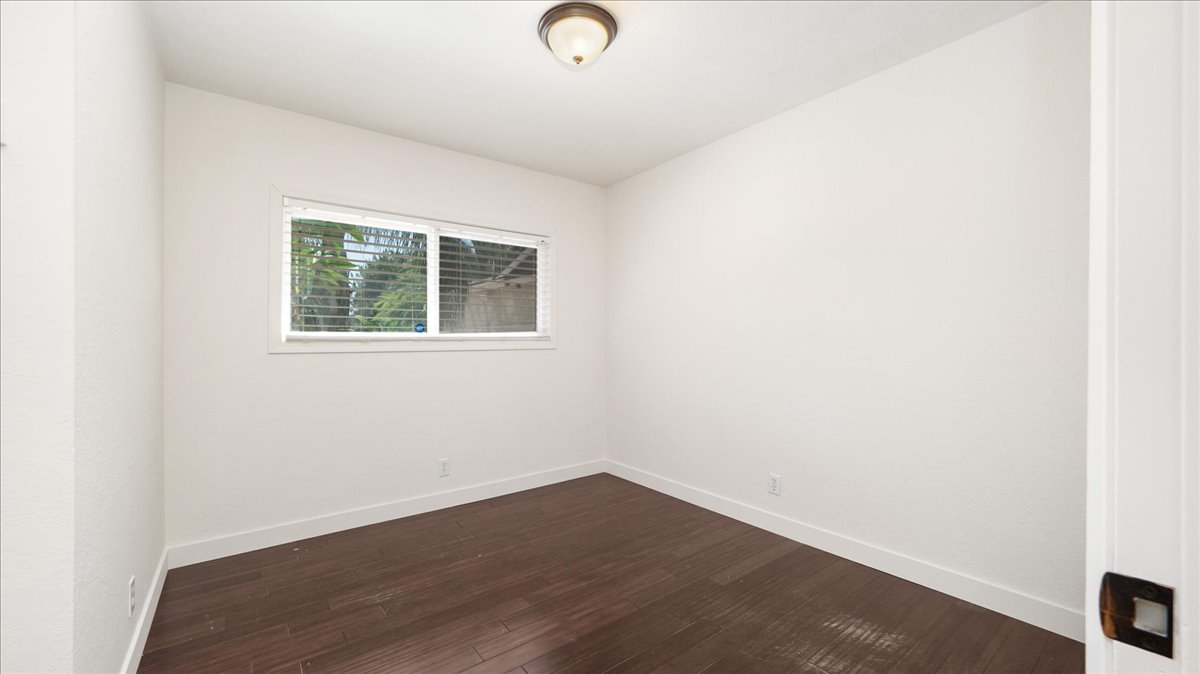 Jurupa Valley, California, 92509, United States, 4 Bedrooms Bedrooms, ,2 BathroomsBathrooms,Residential,For Sale,1927832