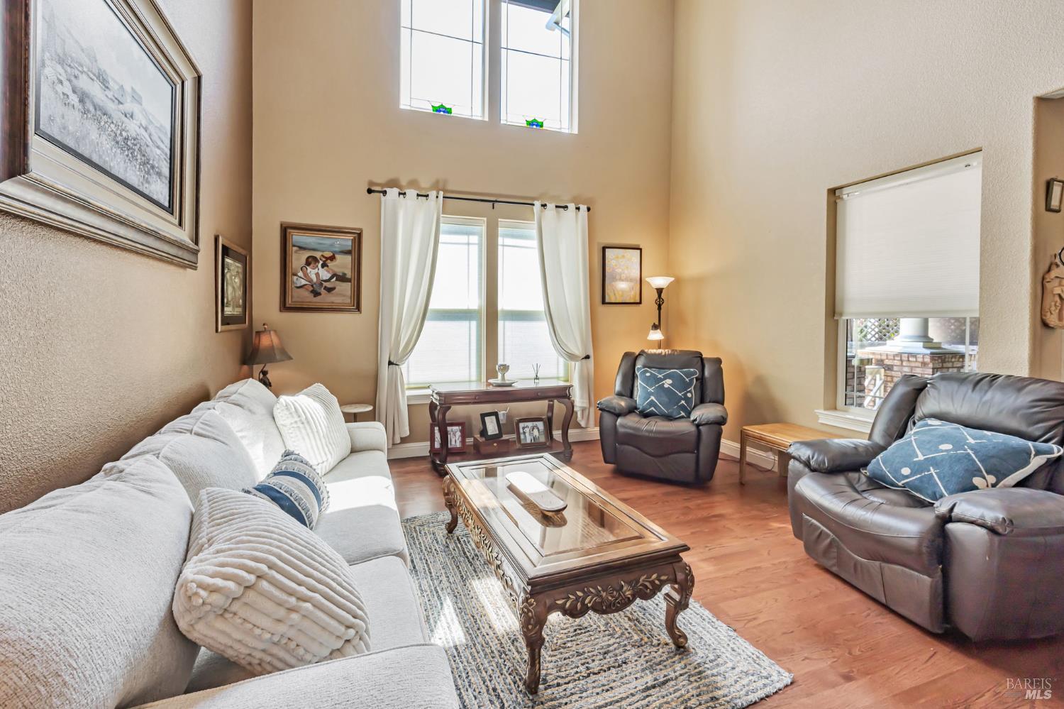 Windsor, California, 95492, United States, 4 Bedrooms Bedrooms, ,3 BathroomsBathrooms,Residential,For Sale,1942118