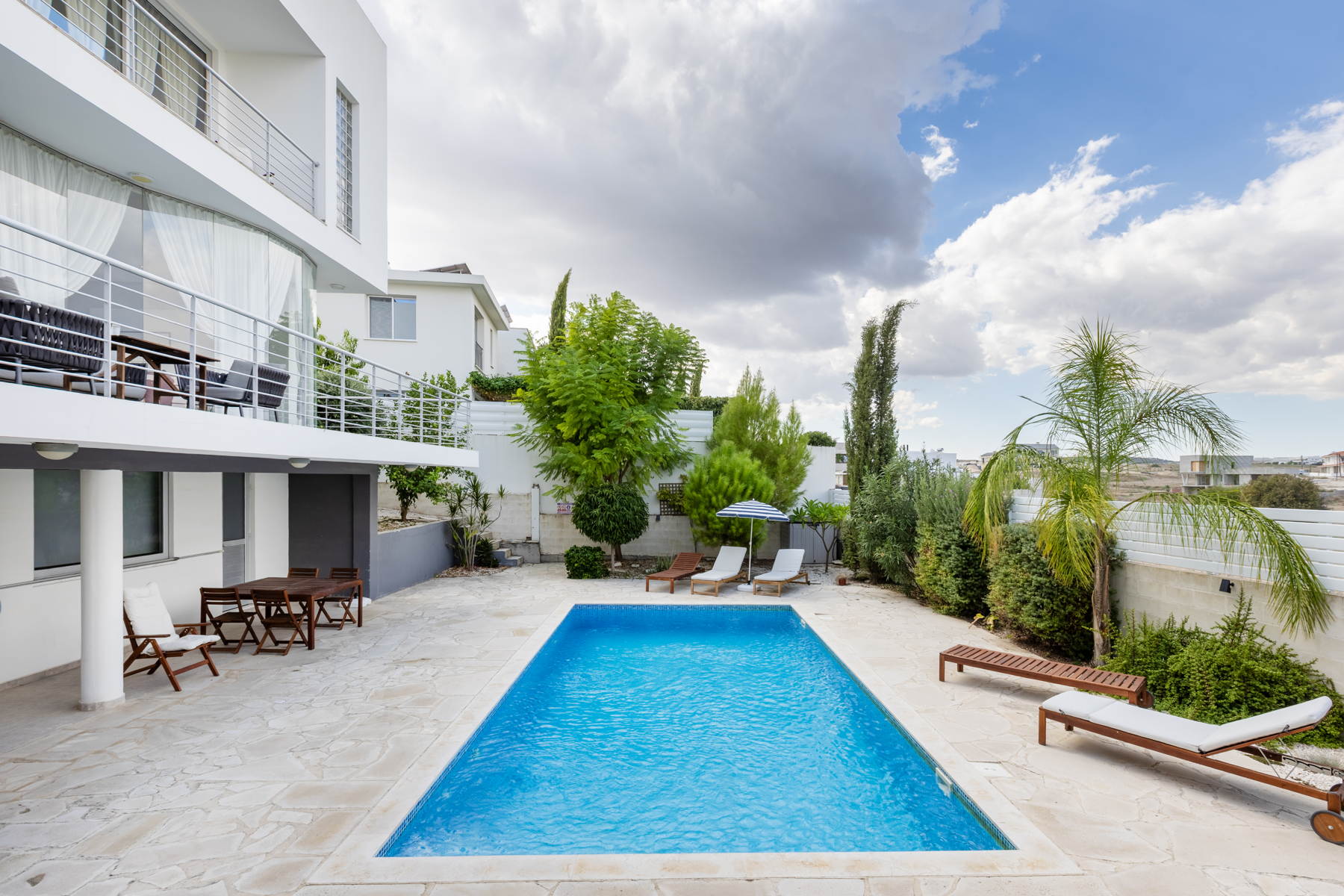  Three-Level Five-Bedroom Villa with Private Pool in Aradippou, Larnaca - 物件實景