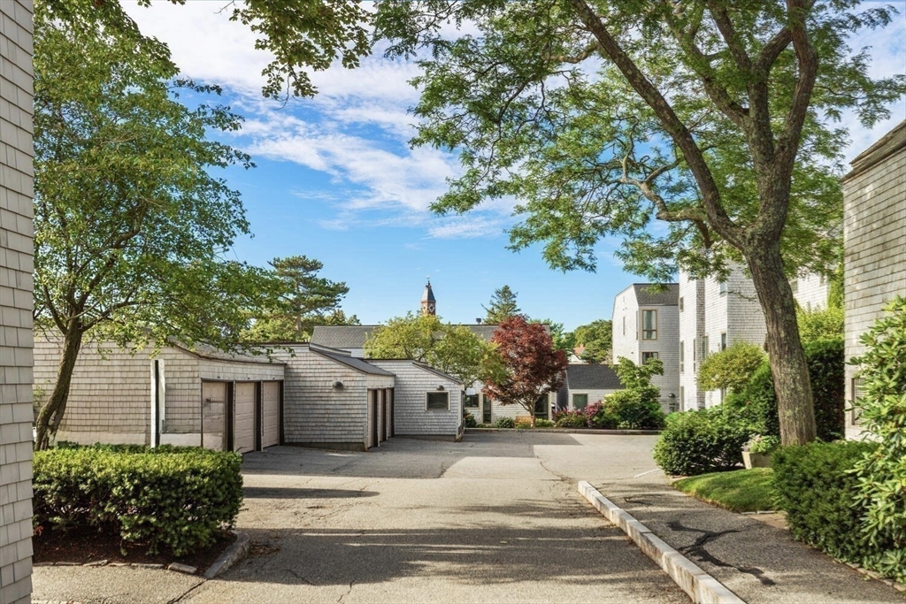 Marblehead, Massachusetts, 01945, United States, 2 Bedrooms Bedrooms, ,2 BathroomsBathrooms,Residential,For Sale,1895462