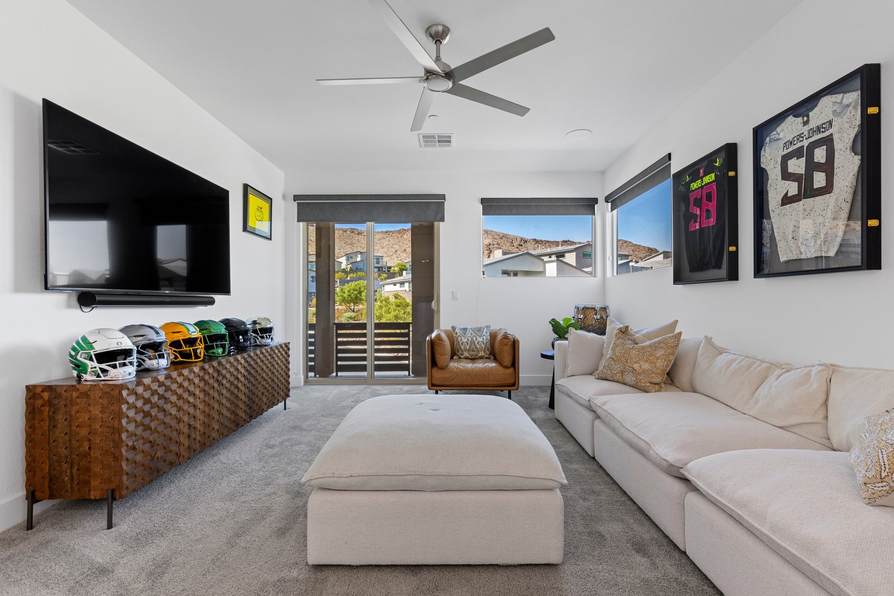  Mountainside Henderson Retreat with Strip Views & Resort-Style Backyard - 物件實景