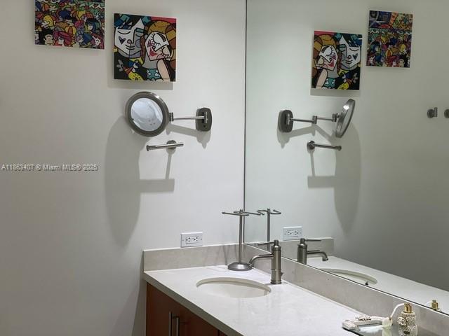 Aventura, Florida, 33180, United States, 2 Bedrooms Bedrooms, ,2 BathroomsBathrooms,Residential,For Sale,1926064
