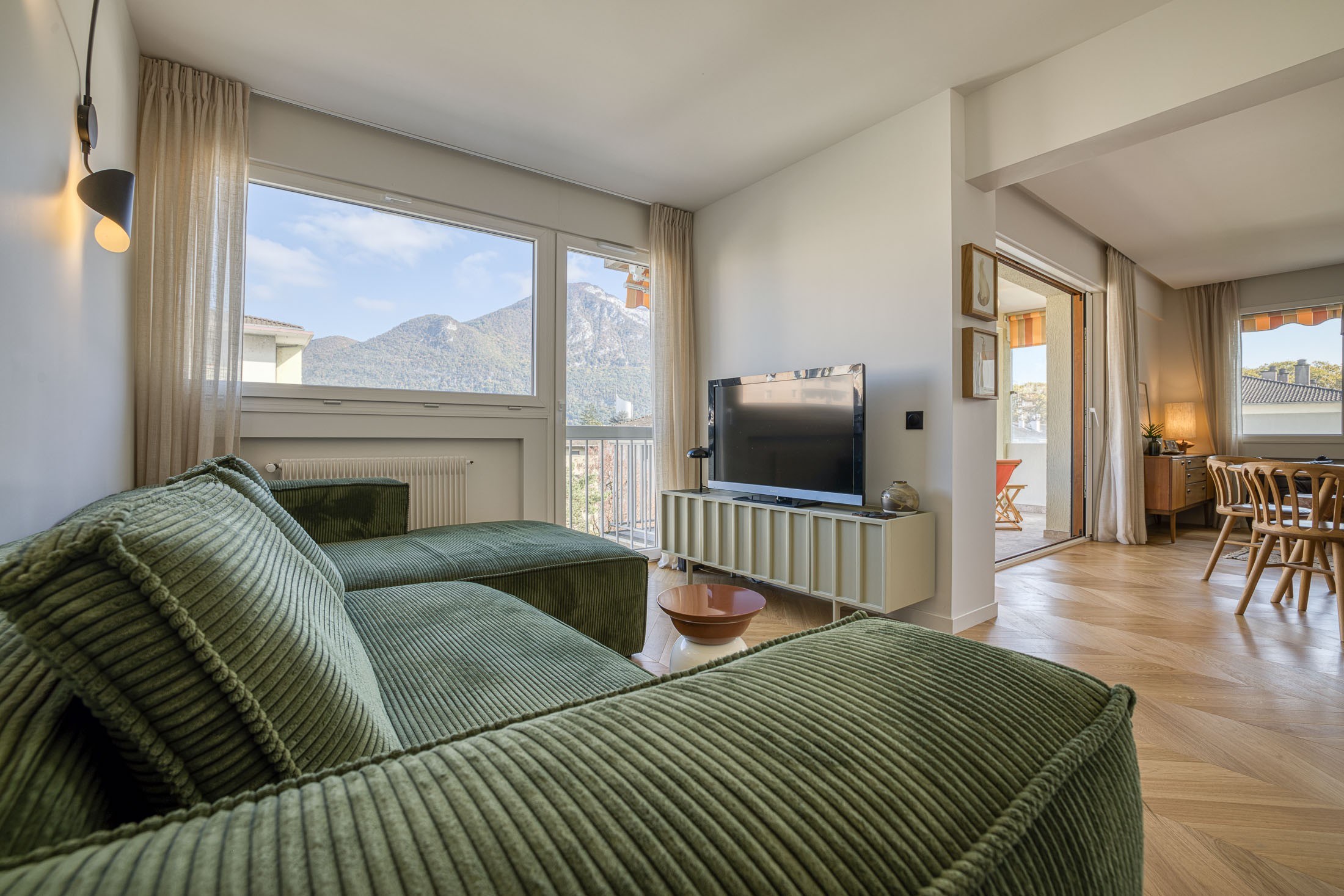  Between the Lake and the City Center – Elegant Designer Apartment - 物件實景