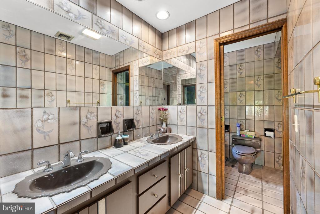Hightstown, New Jersey, 08520, United States, 5 Bedrooms Bedrooms, ,4 BathroomsBathrooms,Residential,For Sale,1905744