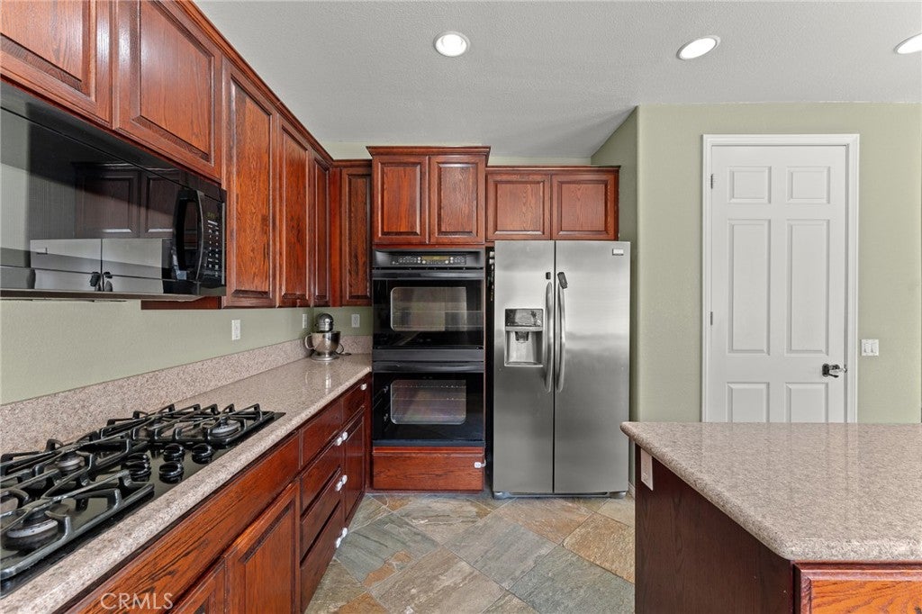 Yucaipa, California, 92399, United States, 4 Bedrooms Bedrooms, ,3 BathroomsBathrooms,Residential,For Sale,1895325