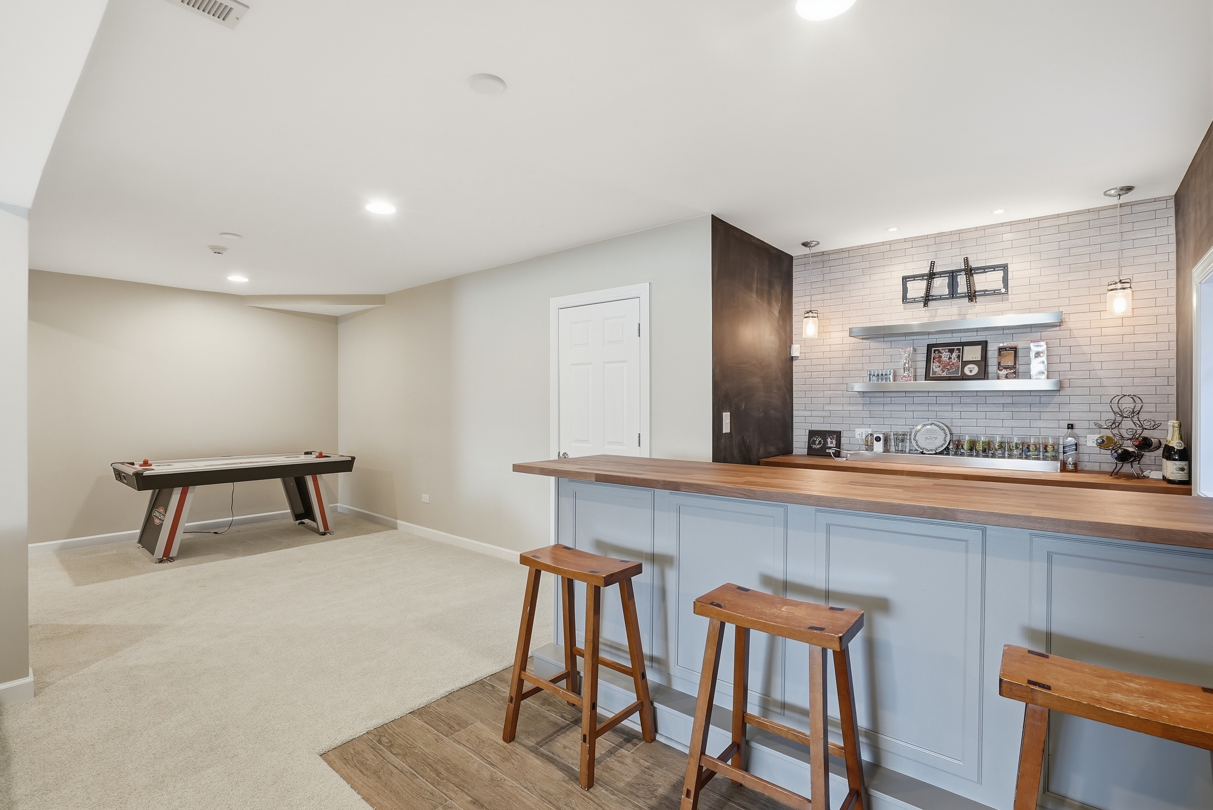  The Crown Jewel of Tall Grass: Waterfront Privacy Meets the Ultimate Layout - 物件實景