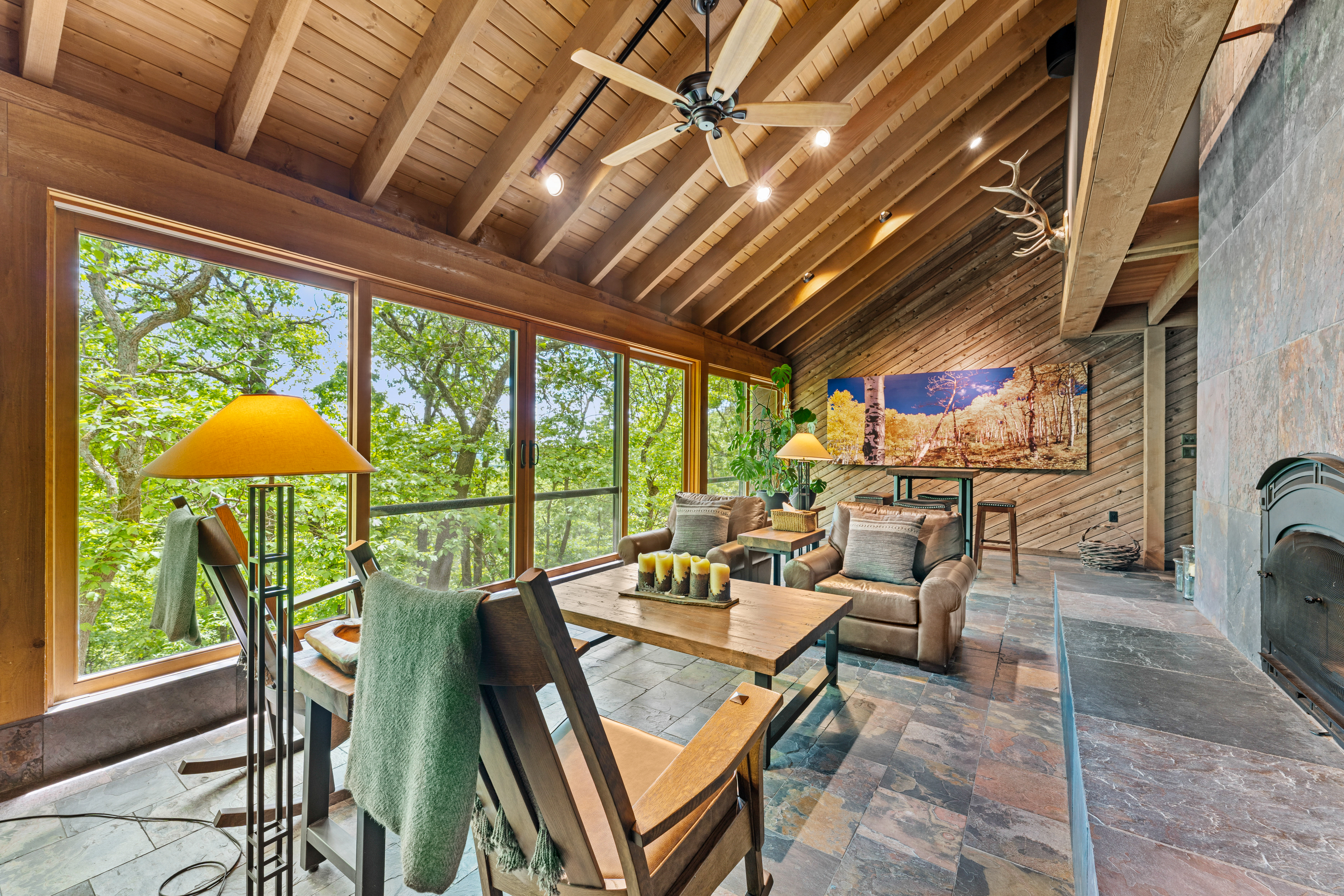  Striking Custom Home Set on 3.49 Private Acres in Wildwood - 物件實景