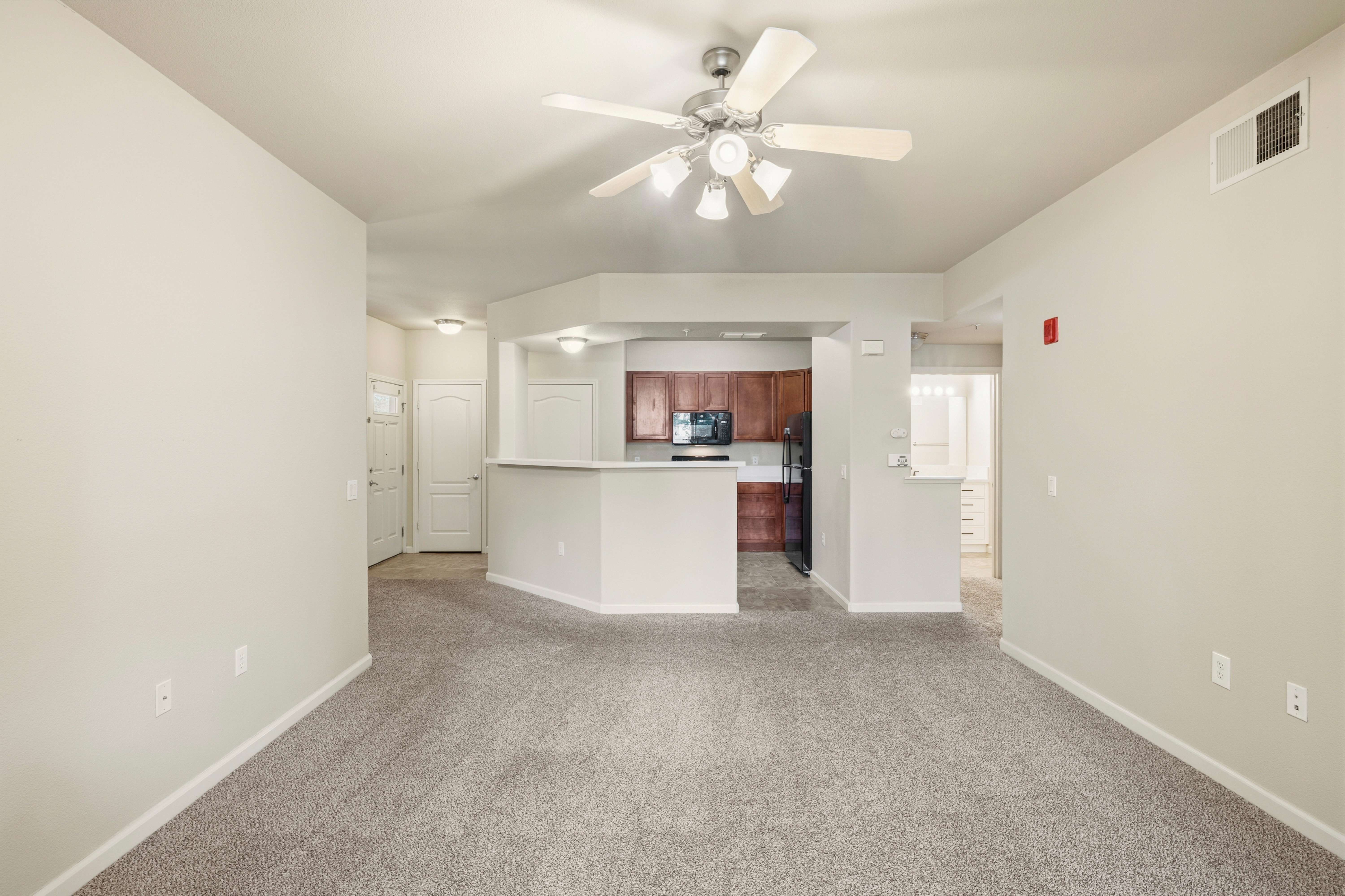  1900 Danbrook Drive, Sacramento, CA 95835 - 物件實景