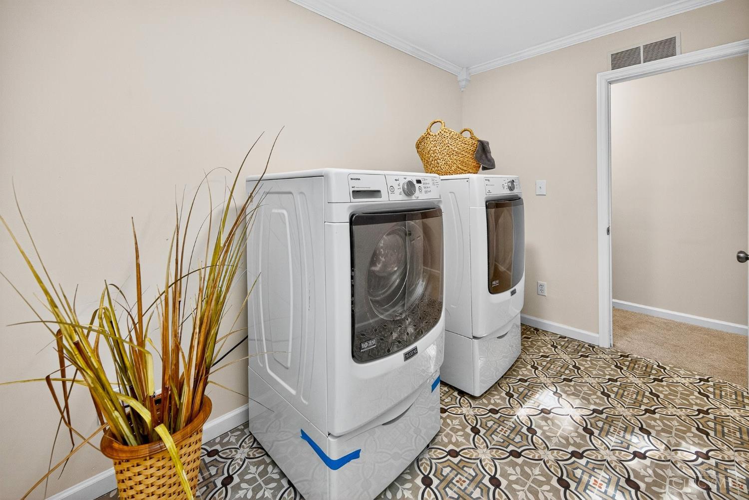 Sycamore Twp, Ohio, 45241, United States, 4 Bedrooms Bedrooms, ,4 BathroomsBathrooms,Residential,For Sale,1982774