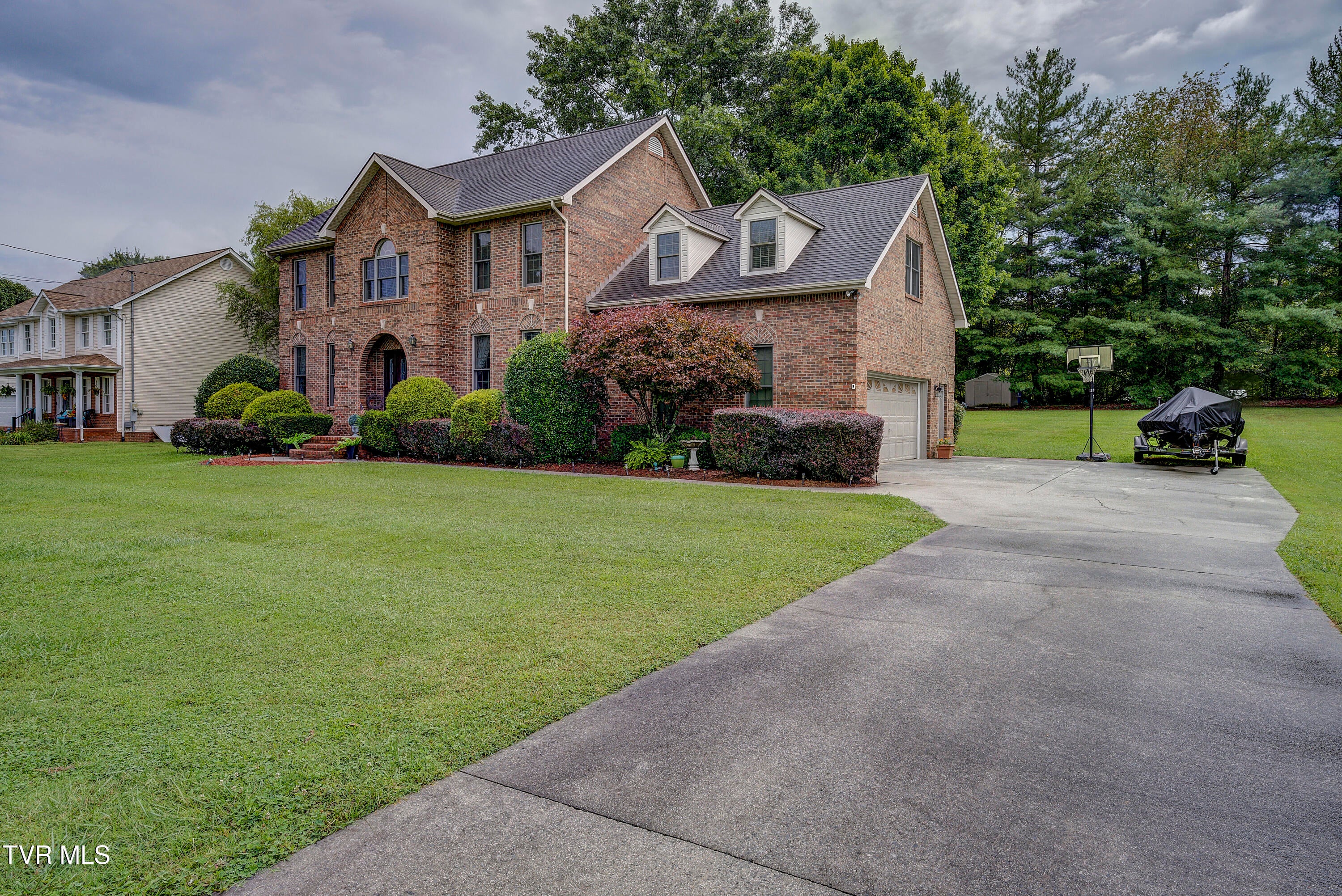 Kingsport, Tennessee, 37663, United States, 5 Bedrooms Bedrooms, ,3 BathroomsBathrooms,Residential,For Sale,1940461
