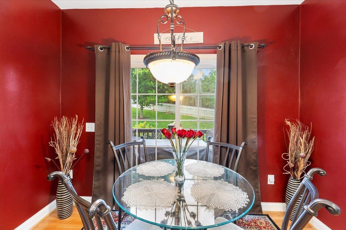 Blacksburg, Virginia, 24060, United States, 5 Bedrooms Bedrooms, ,4 BathroomsBathrooms,Residential,For Sale,1828215